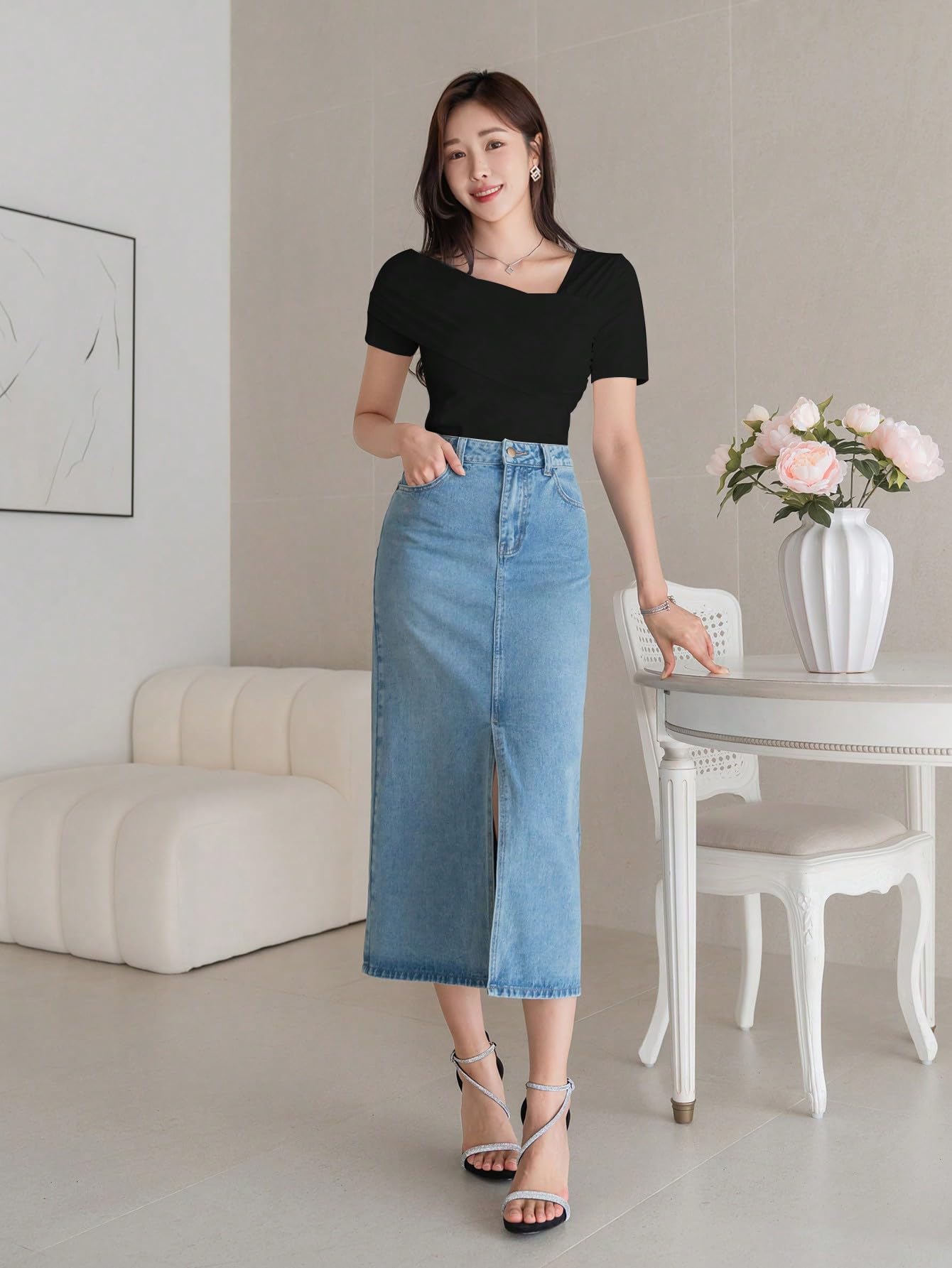 Istyle Women Black Asymmetrical Ruched T-Shirt - Image 3