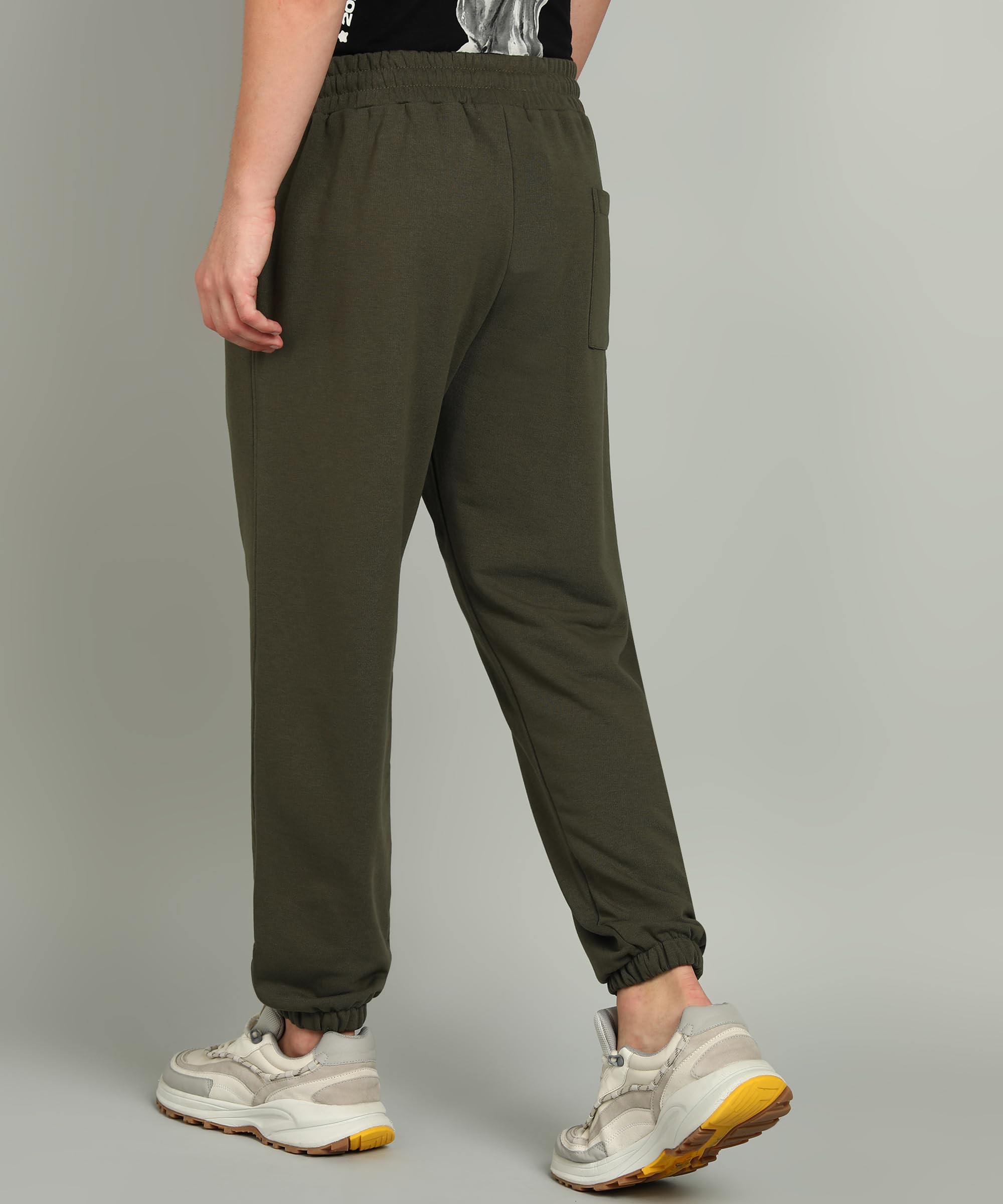 Alan Jones Clothing Men's Olive Joggers - Image 4
