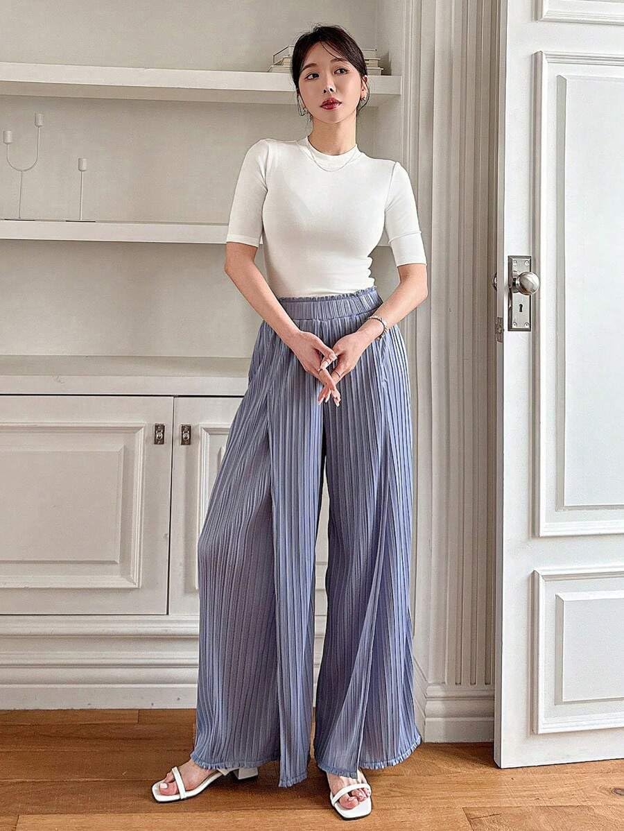 Istyle Slim Fit Round Neck Short Sleeve Top for Women - Image 2