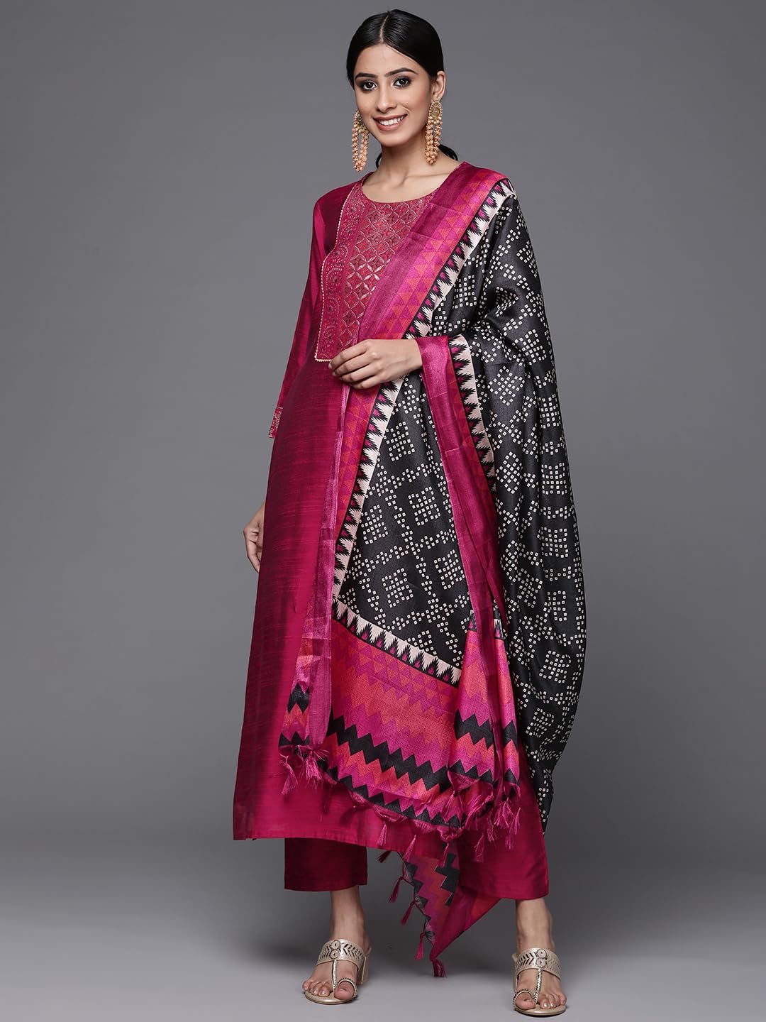 Varanga Women's Magenta Silk Kurta Set - Image 2
