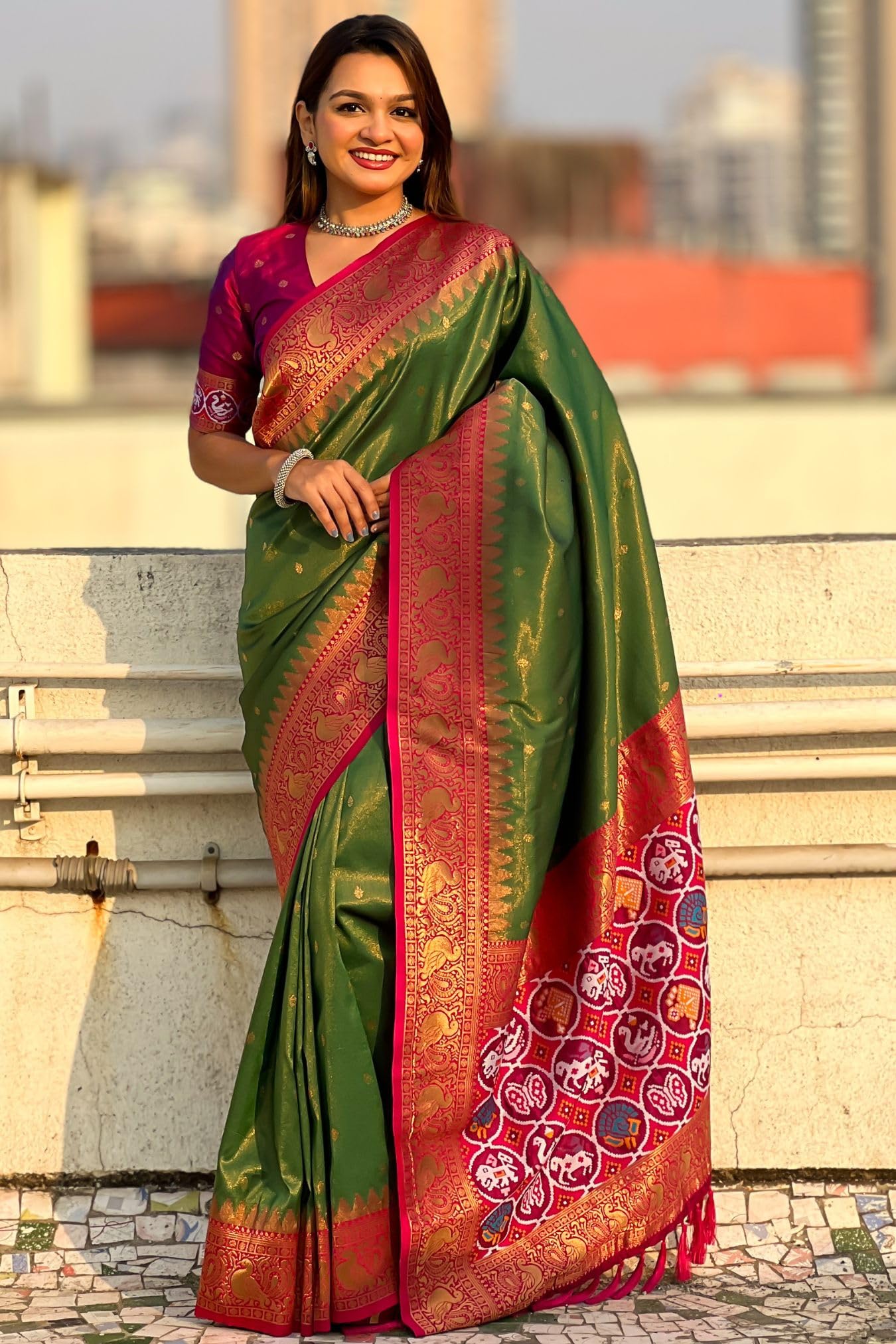Kanjivaram Patola Silk Saree for Women - Dark Green Pink - Image 2