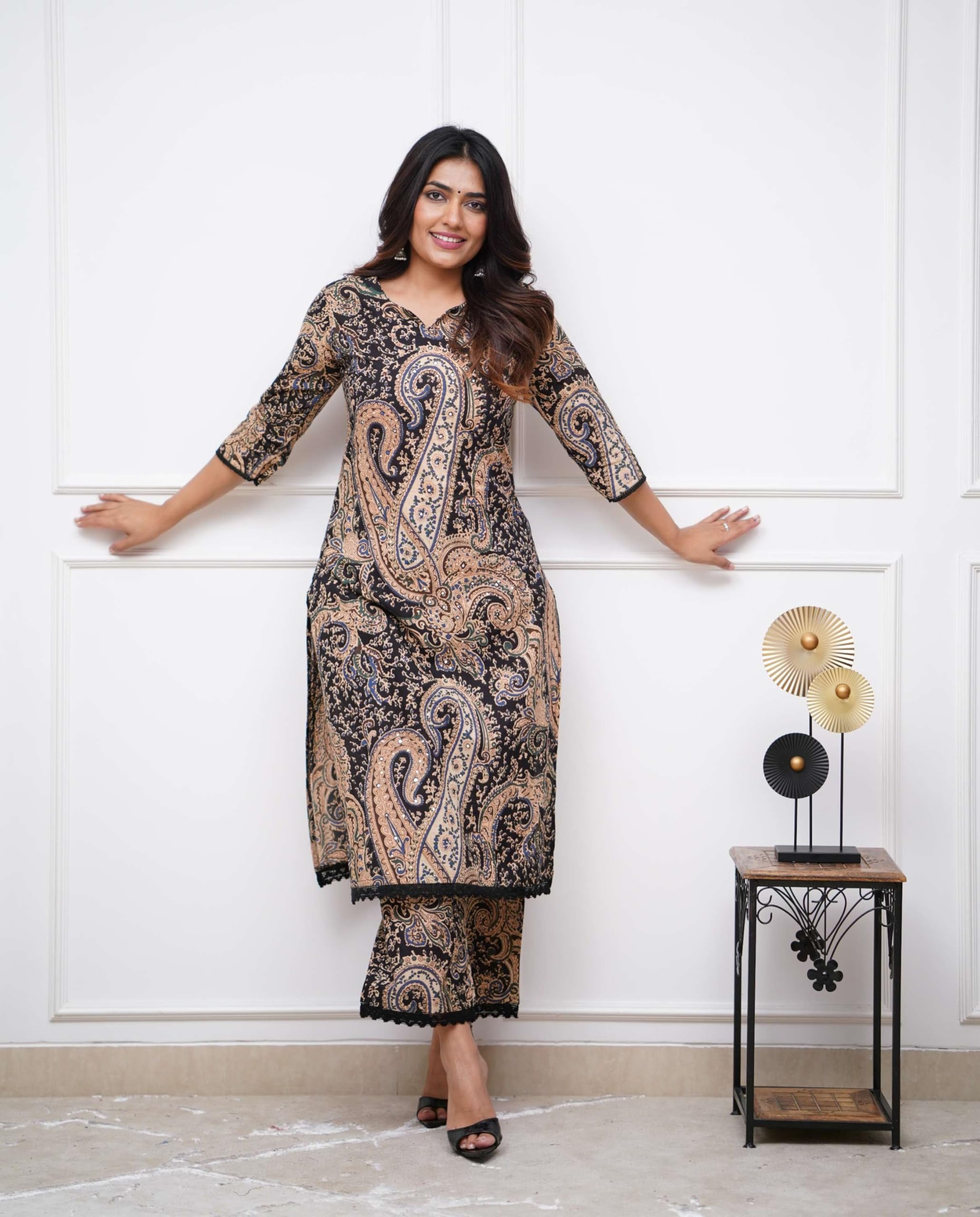 Nermosa Black Printed Kurta Pant Set for Women - Image 5