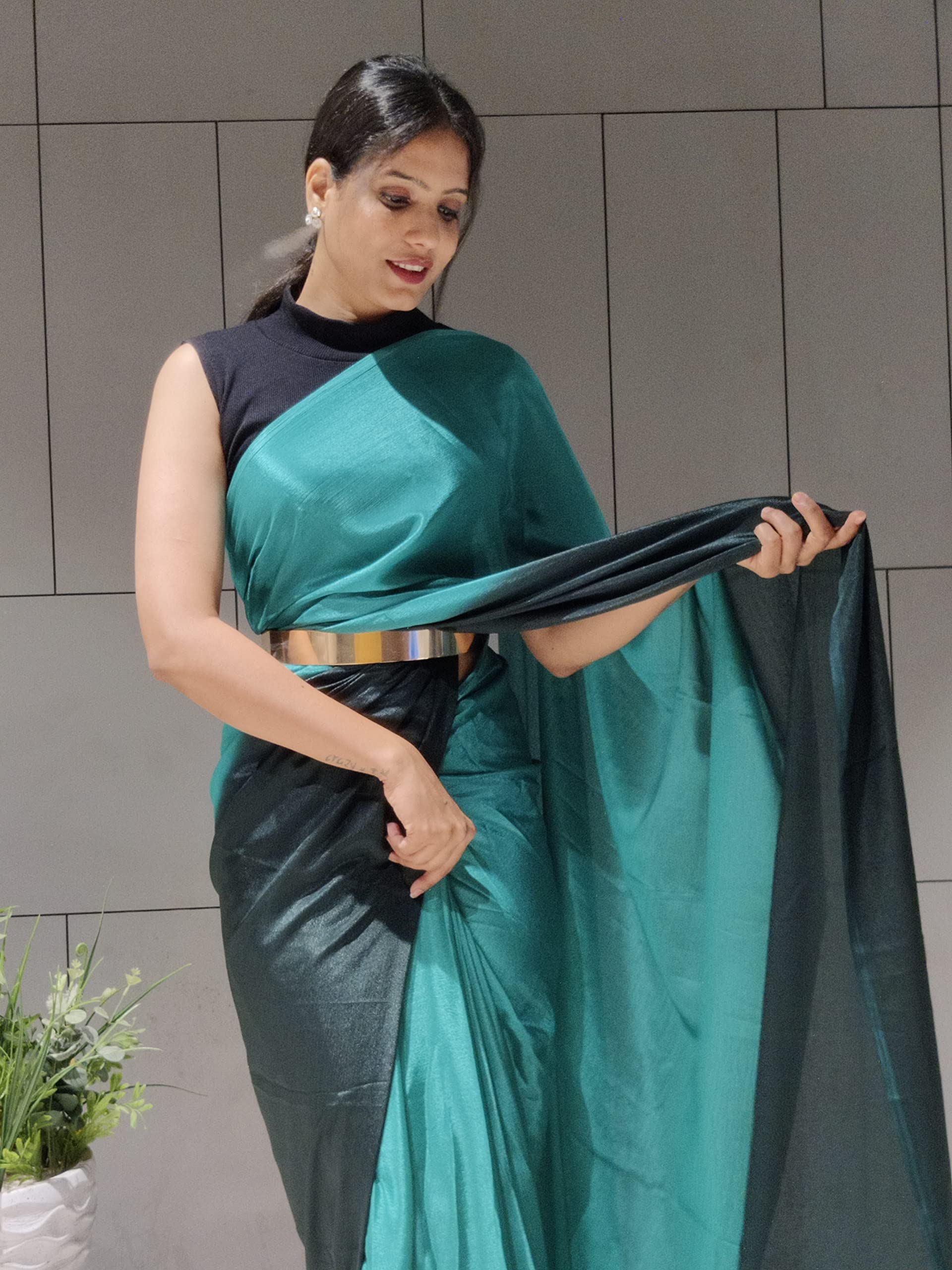 Sidhidata Chinon Saree with Unstitched Blouse - Image 2