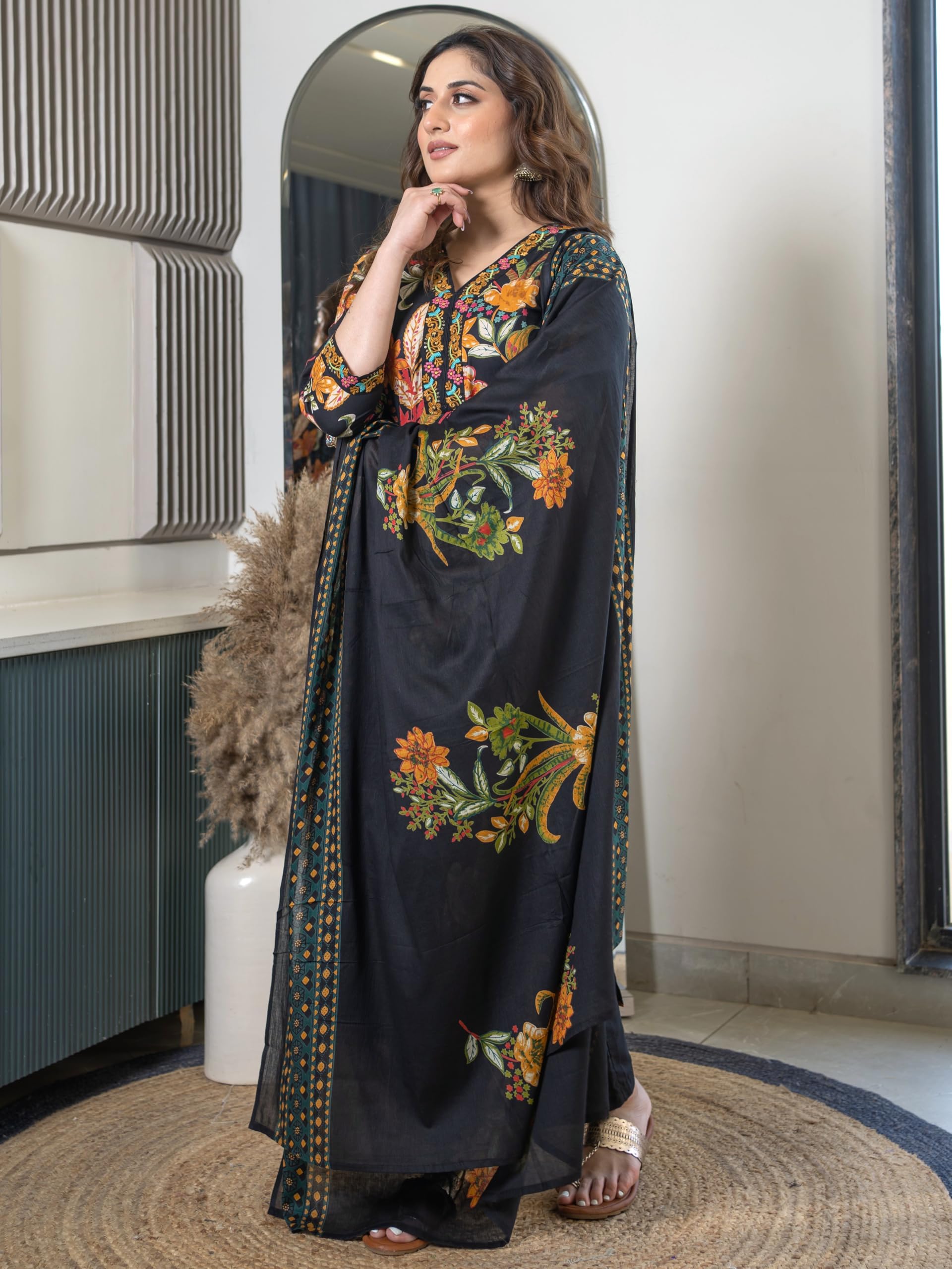 Mystic Black Floral Cotton Kurta Set for Women - Image 2