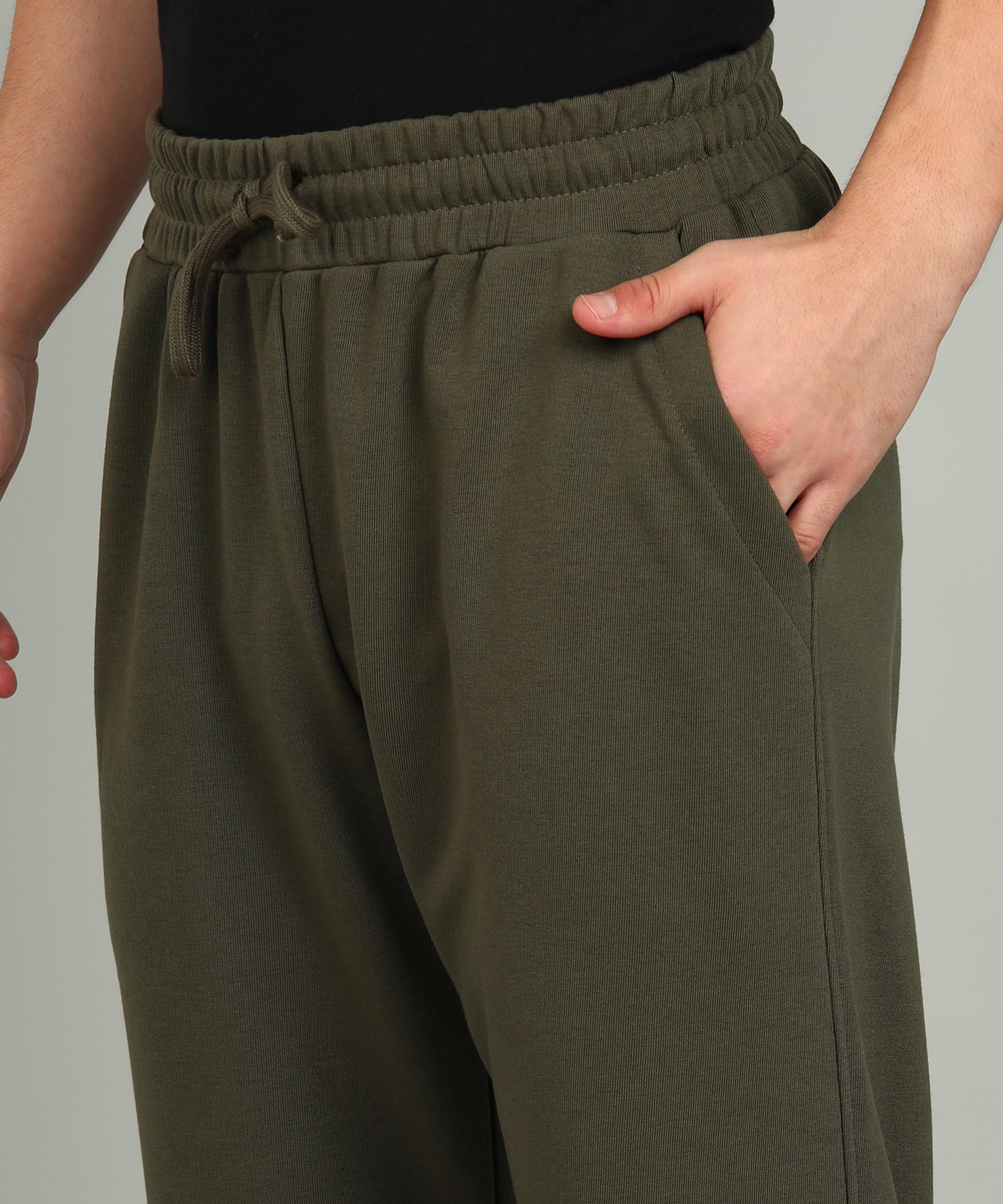 Alan Jones Clothing Men's Olive Joggers - Image 5