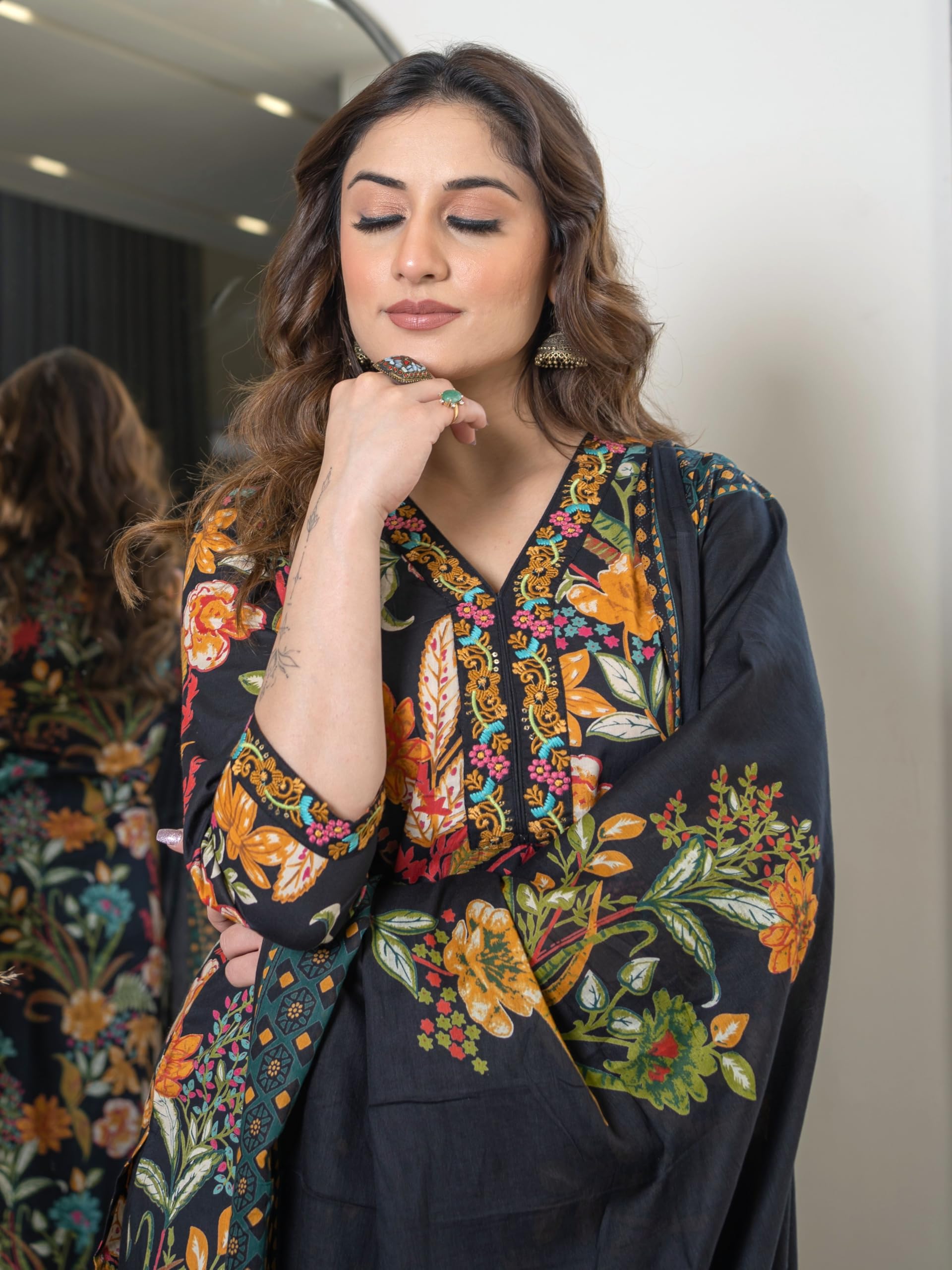 Mystic Black Floral Cotton Kurta Set for Women - Image 4