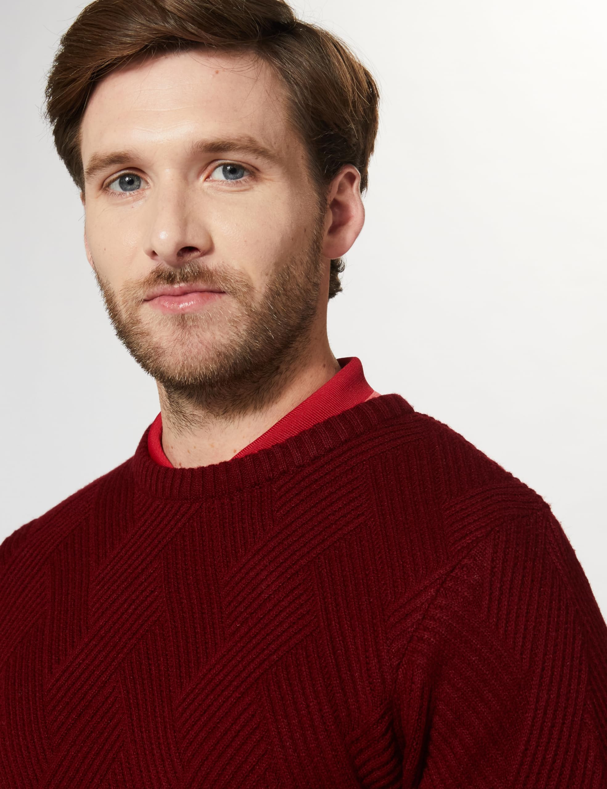 Symbol Men's Maroon Acrylic Crew Neck Sweater - Image 4