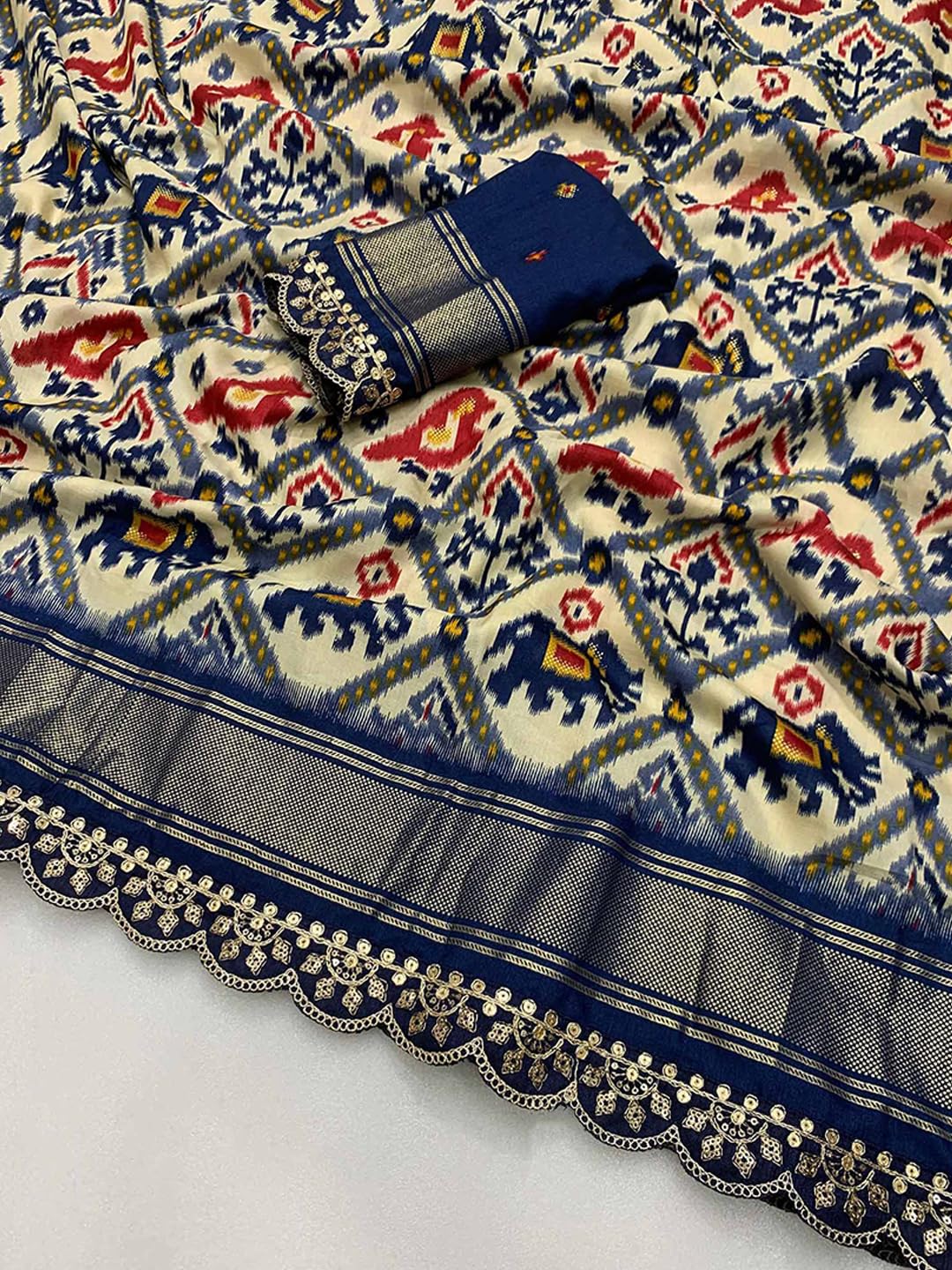 Peachmode Womens Ikkat Dola Silk Saree - Off White & Blue - Image 4