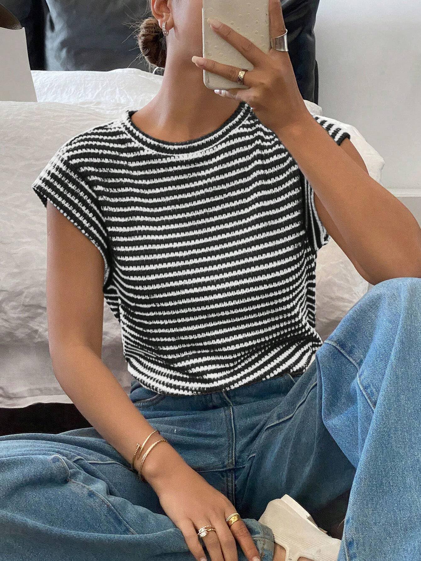 Jawdrobe Women's Striped Round Neck Top - Image 5