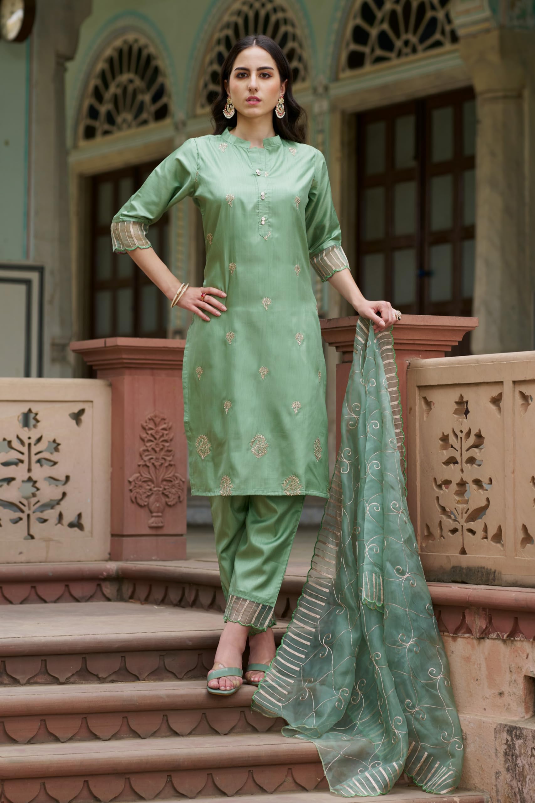 VredeVogel Women's Silk Blend Embroidered Kurta Set - Pista - Image 3