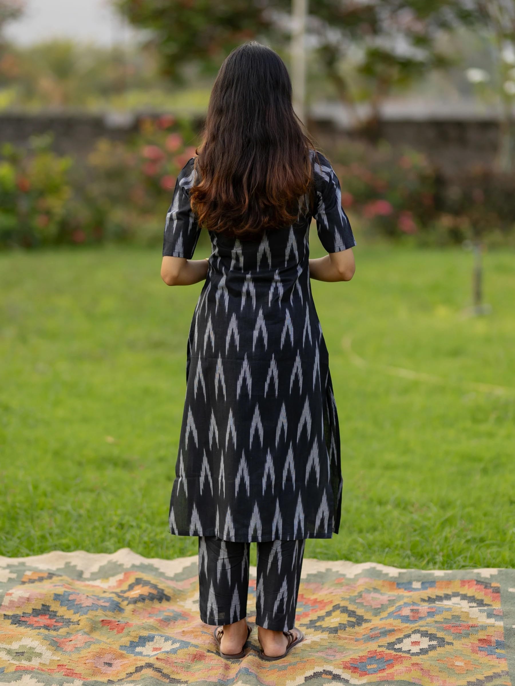 GoSriKi Women's Black Ikkat Printed Kurta with Pant - Image 2