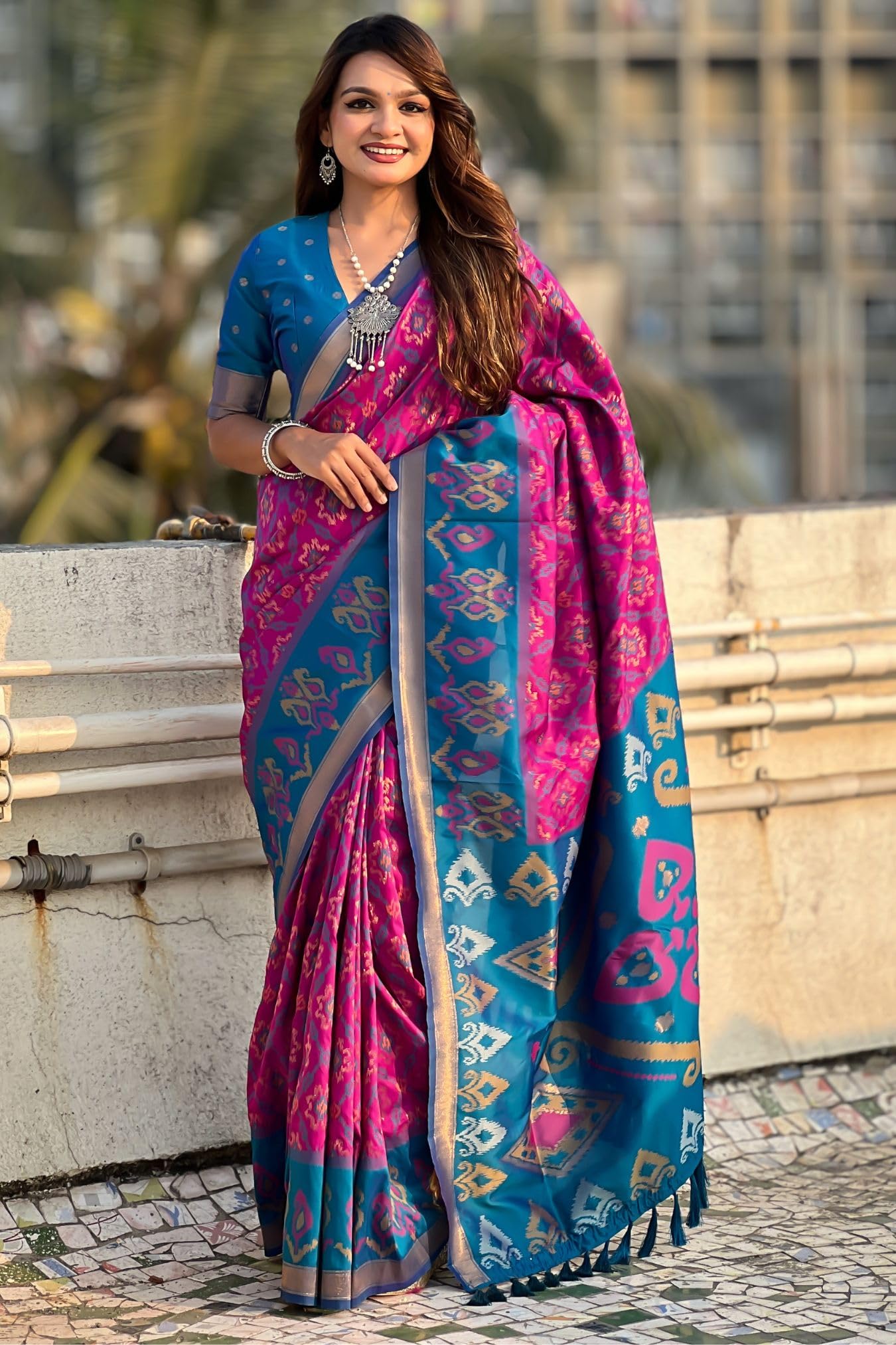 GarbGlide Women's Kanjivaram Patola Silk Saree - Pink Blue - Image 2