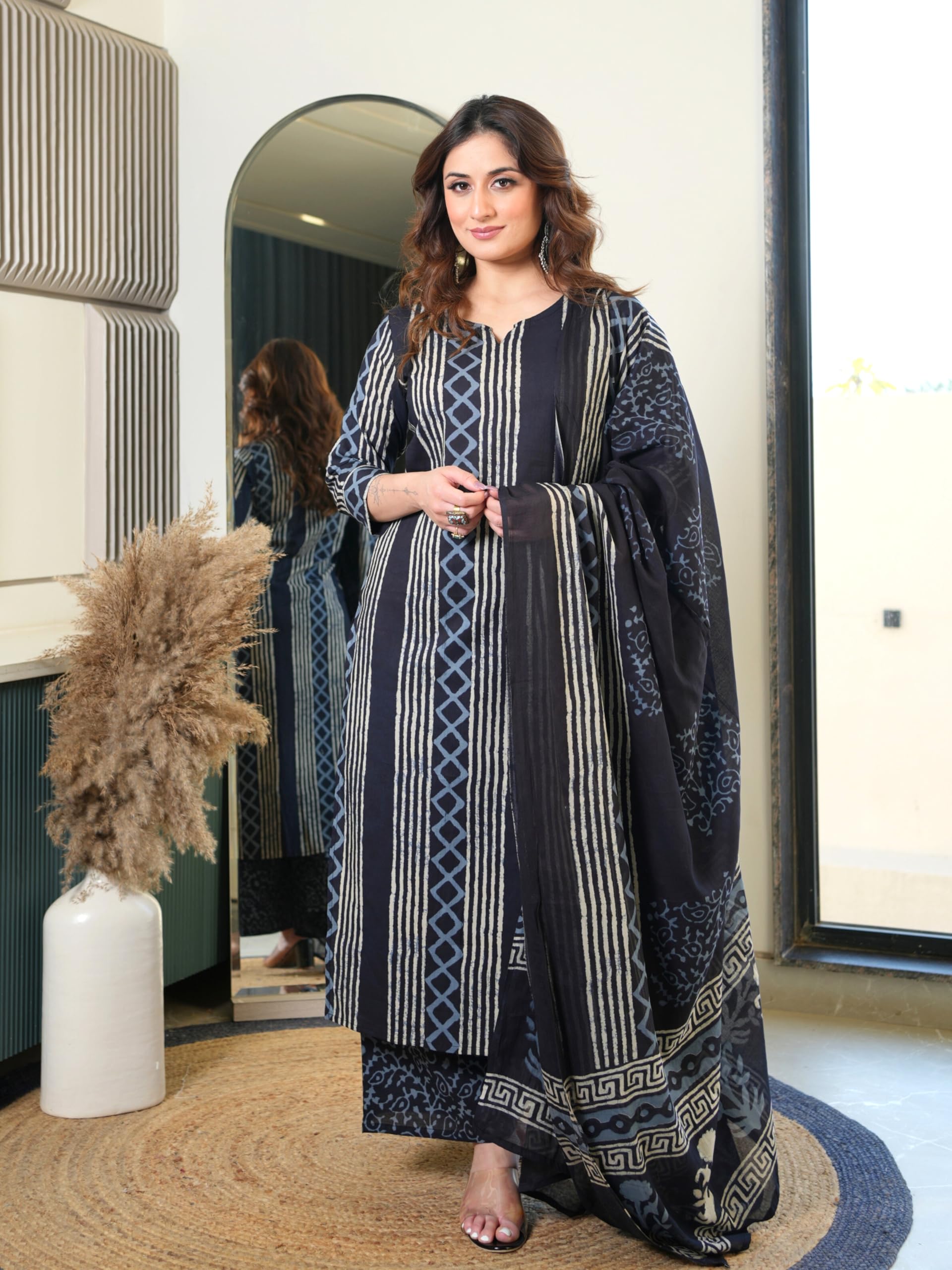 Arayna Women Kurta Set with Dupatta - Black & Indigo - Image 2