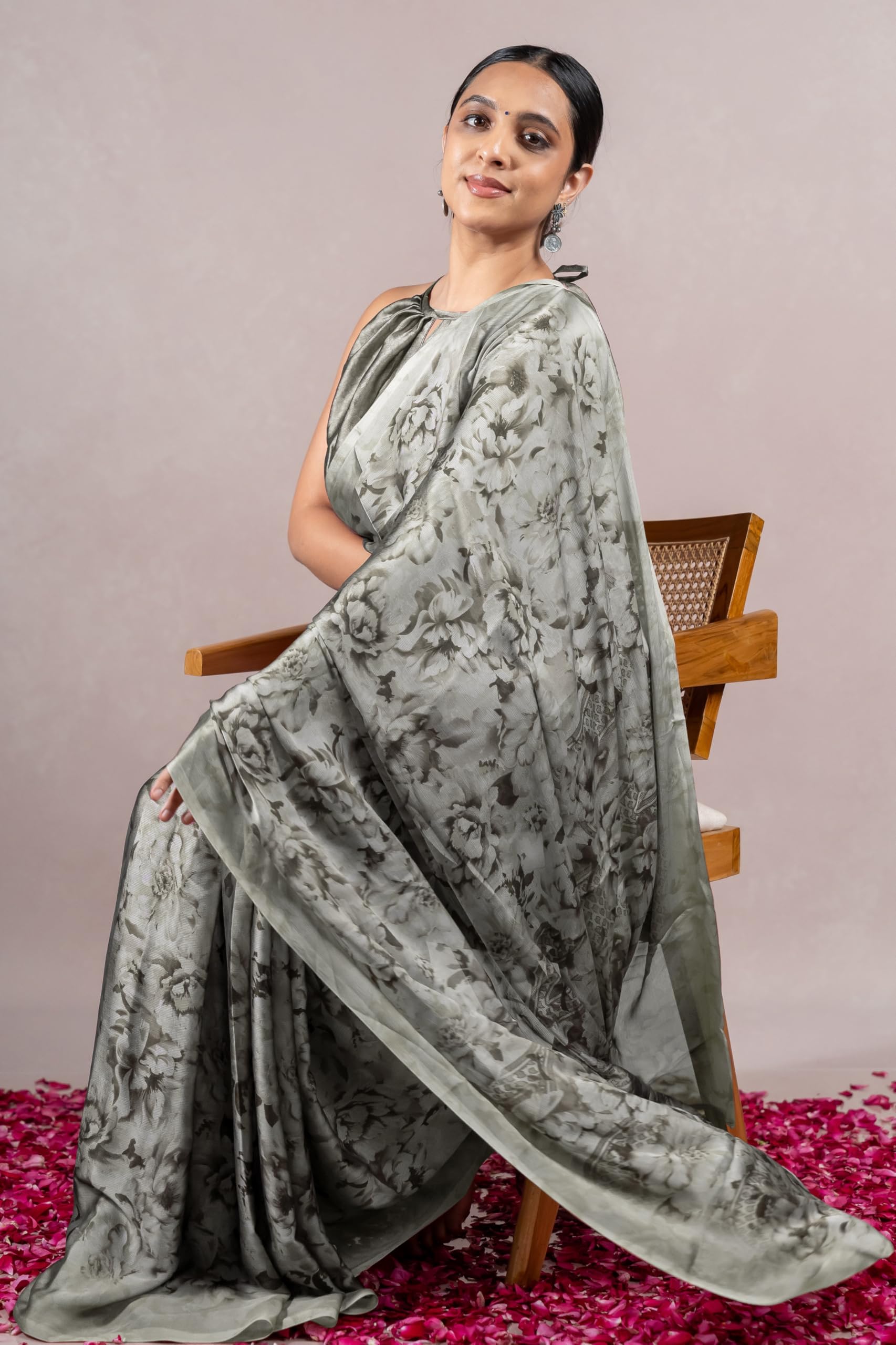 MIRCHI FASHION Chiffon Georgette Floral Saree for Women - Light Grey - Image 2