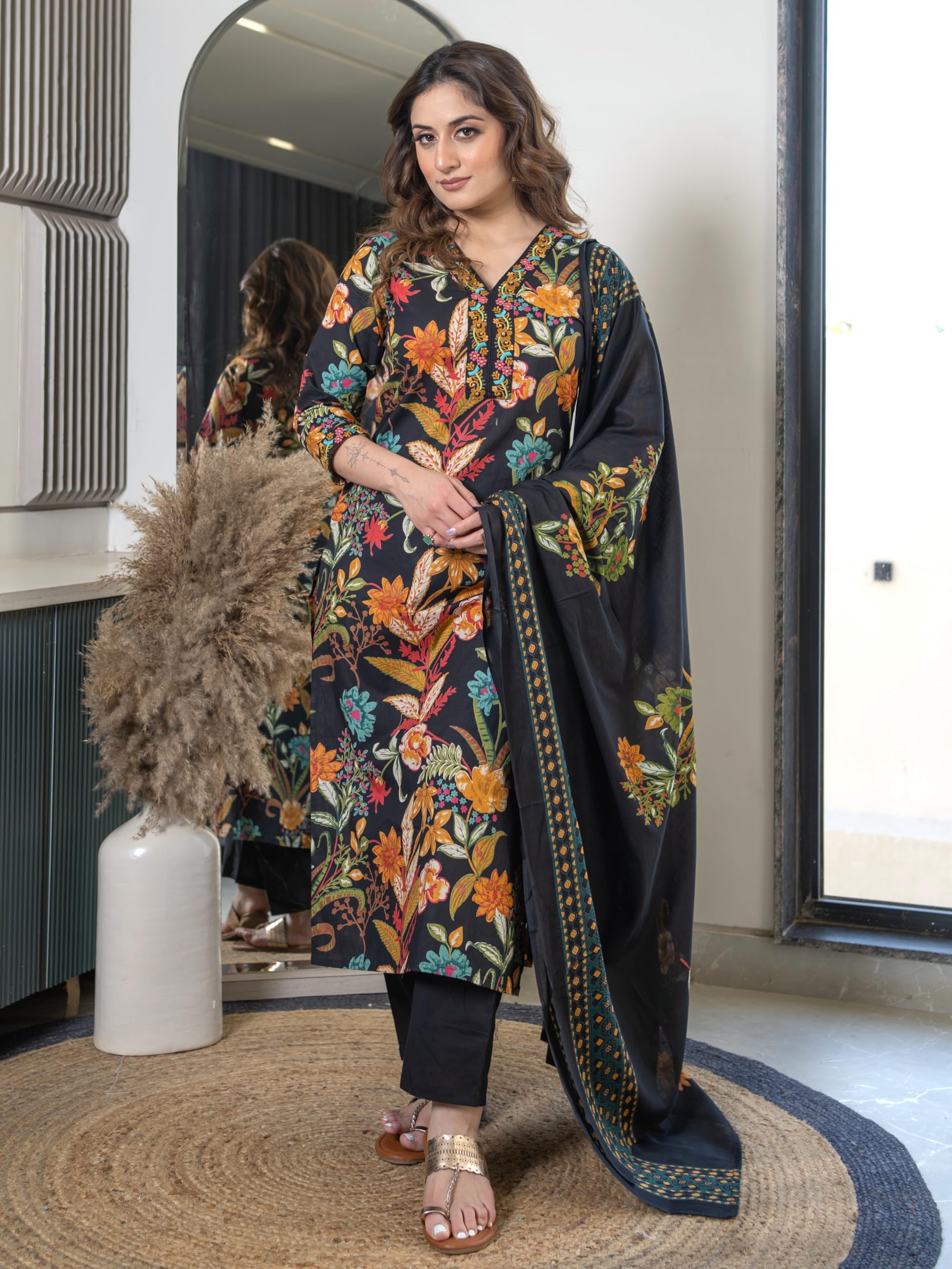 Mystic Black Floral Cotton Kurta Set for Women - Image 5