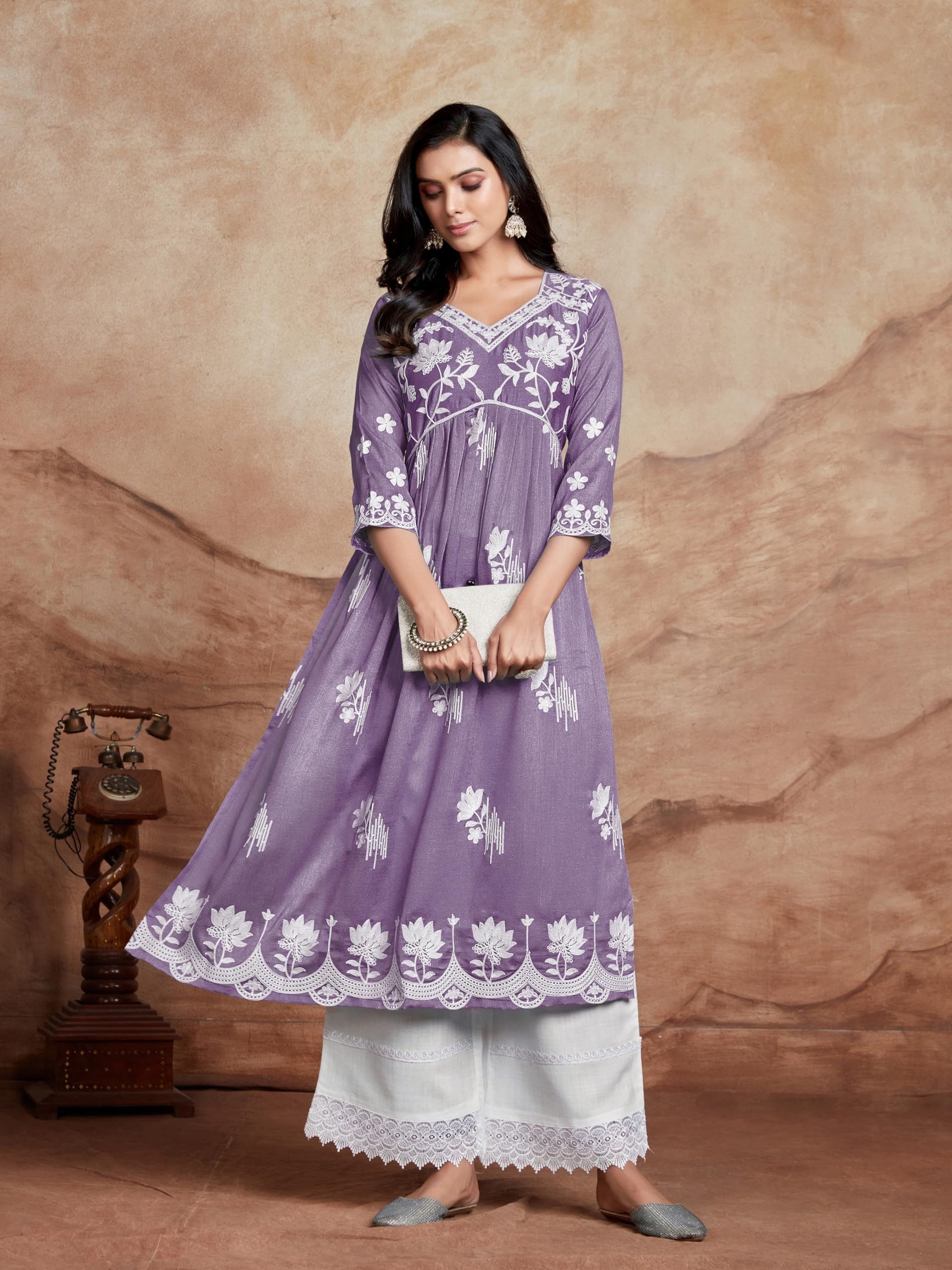 Lavender Chikankari Kurta for Women - Image 2