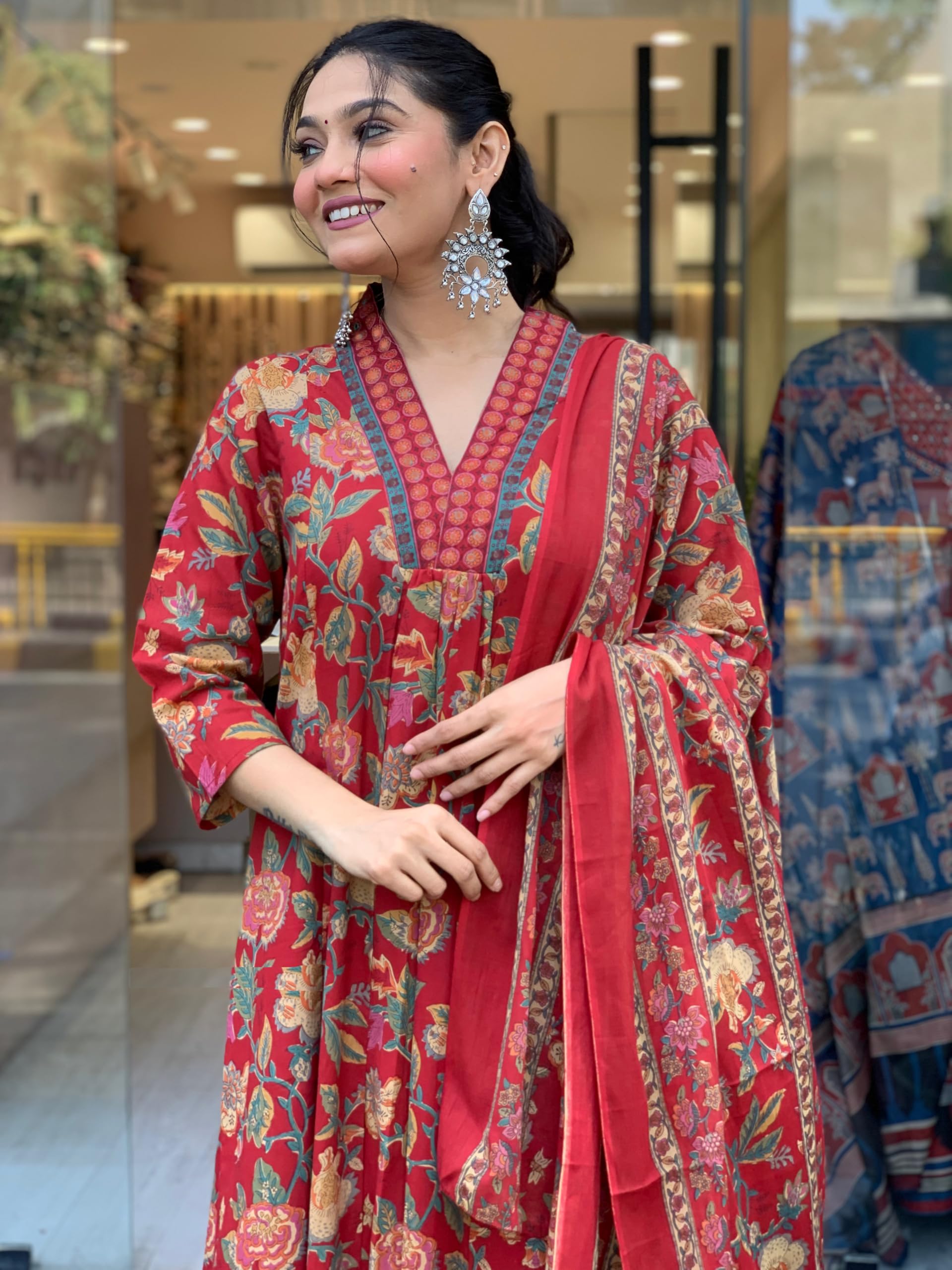 Arayna Women's Kurta Set - Red - Image 5