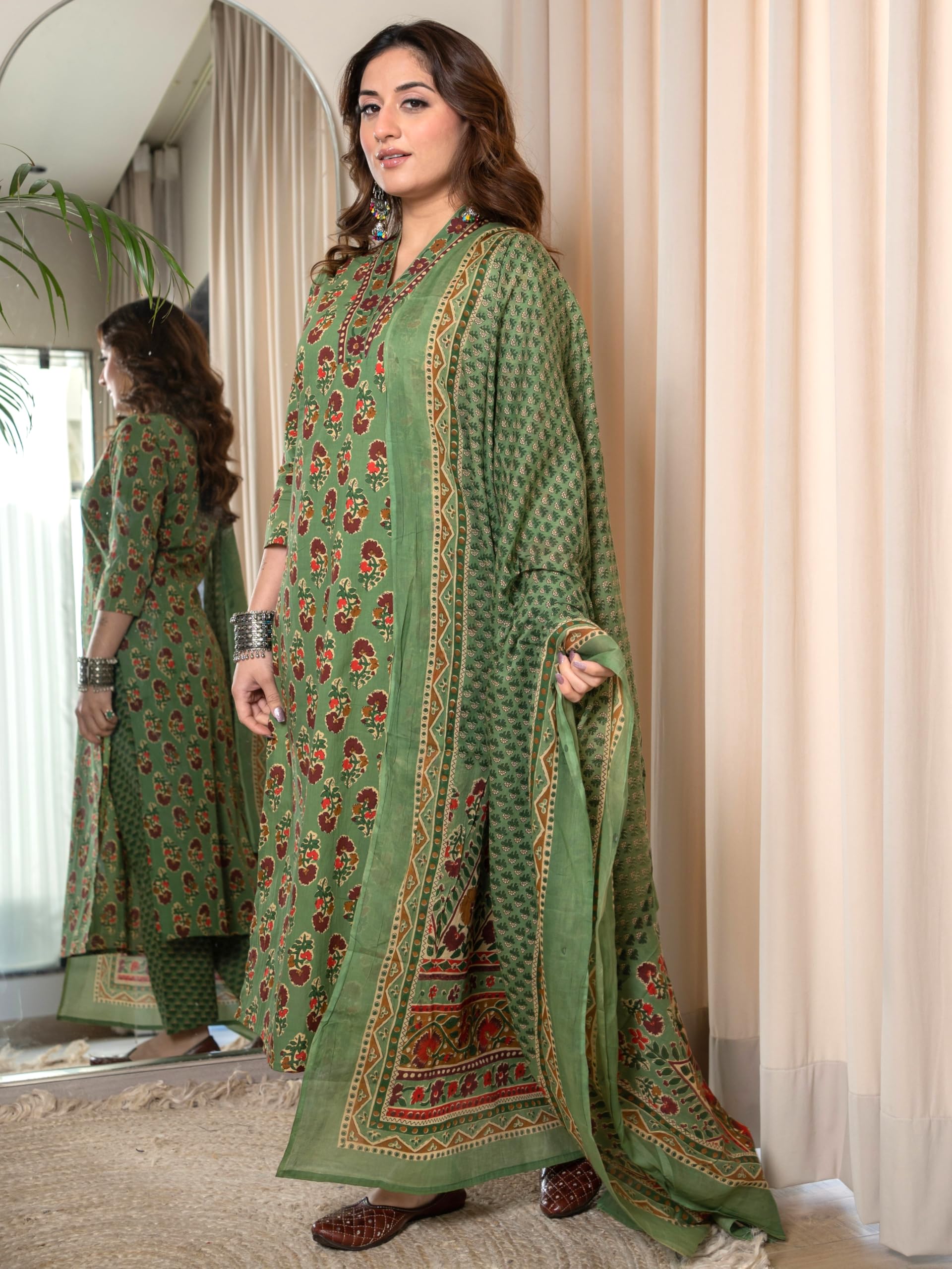 Arayna Women's Cotton Printed Kurta Set - Green - Image 5