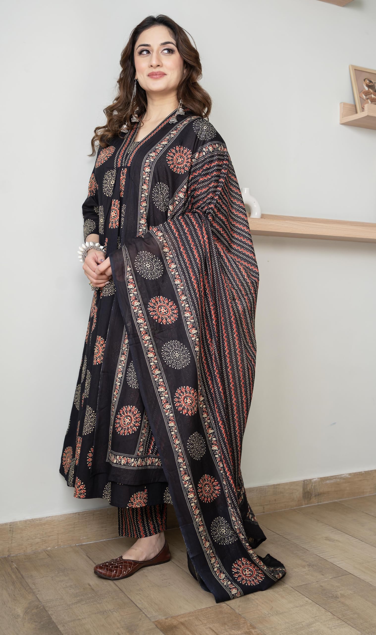 Arayna Women Kurta Set with Palazzo & Dupatta - Image 2