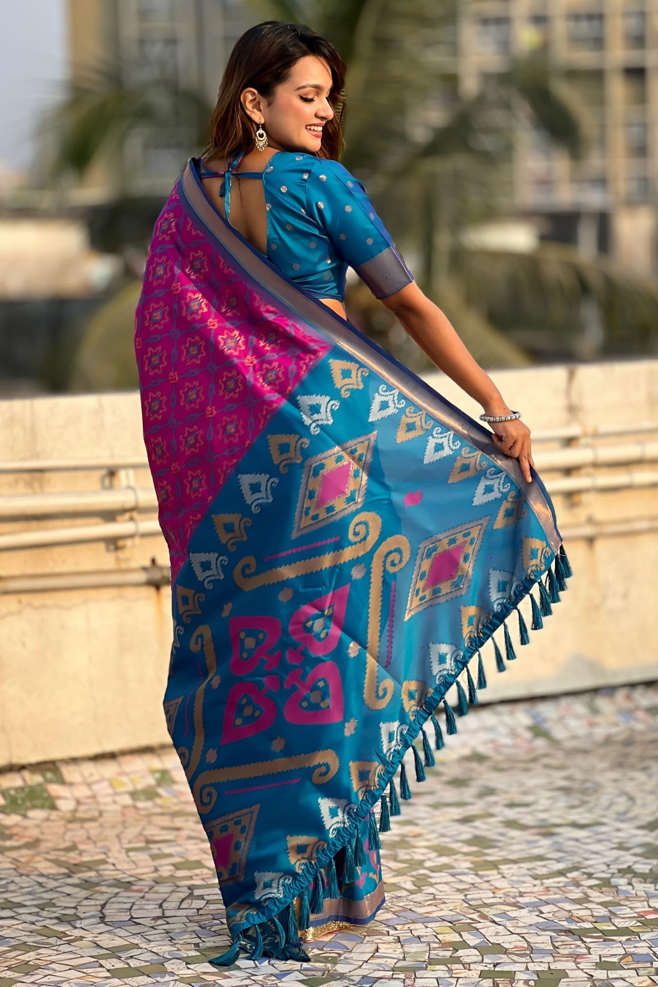 GarbGlide Women's Kanjivaram Patola Silk Saree - Pink Blue - Image 3