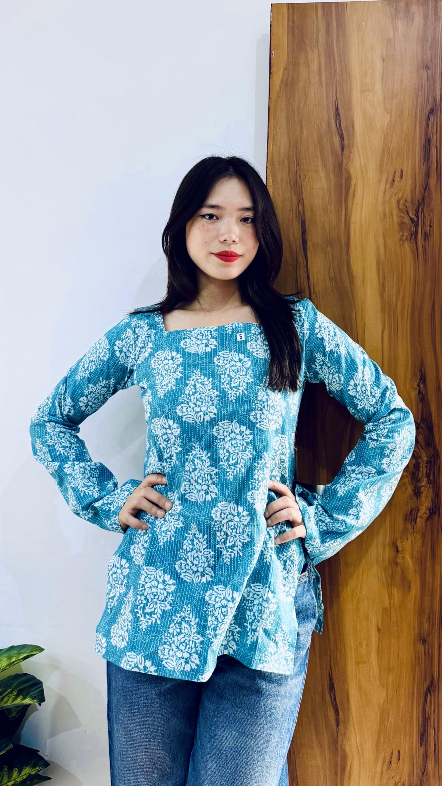 FELISIA Women's Rayon Floral Kurti - Image 3