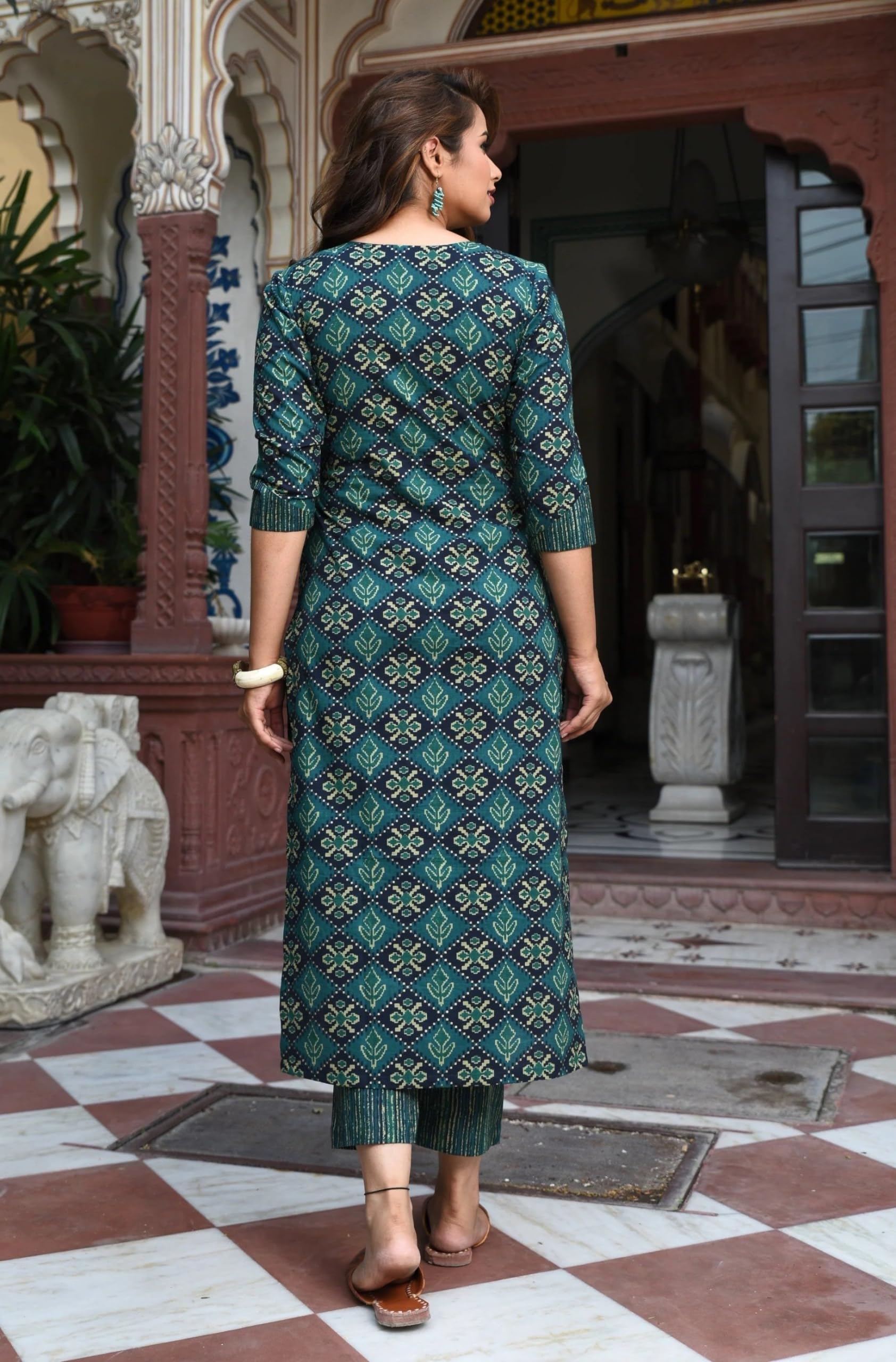 LookMark Women's Printed Cotton Kurta Pant Dupatta Set - Image 3