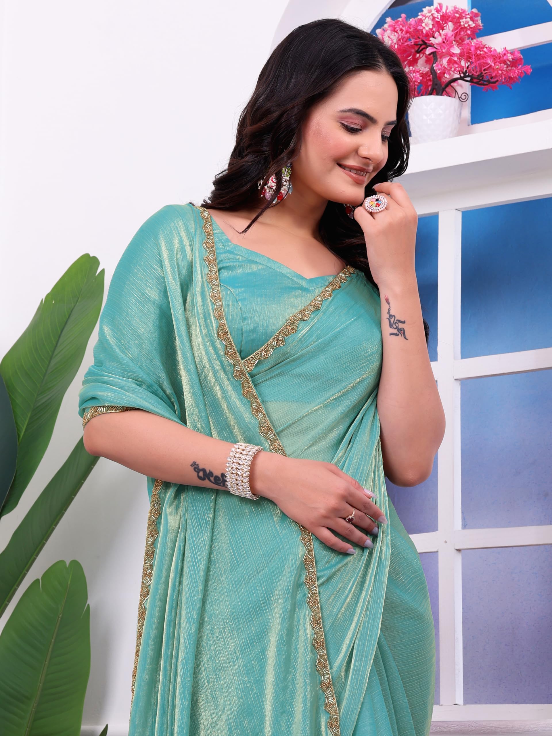 Kaugalian Women Shimmer Chiffon Saree - Image 3