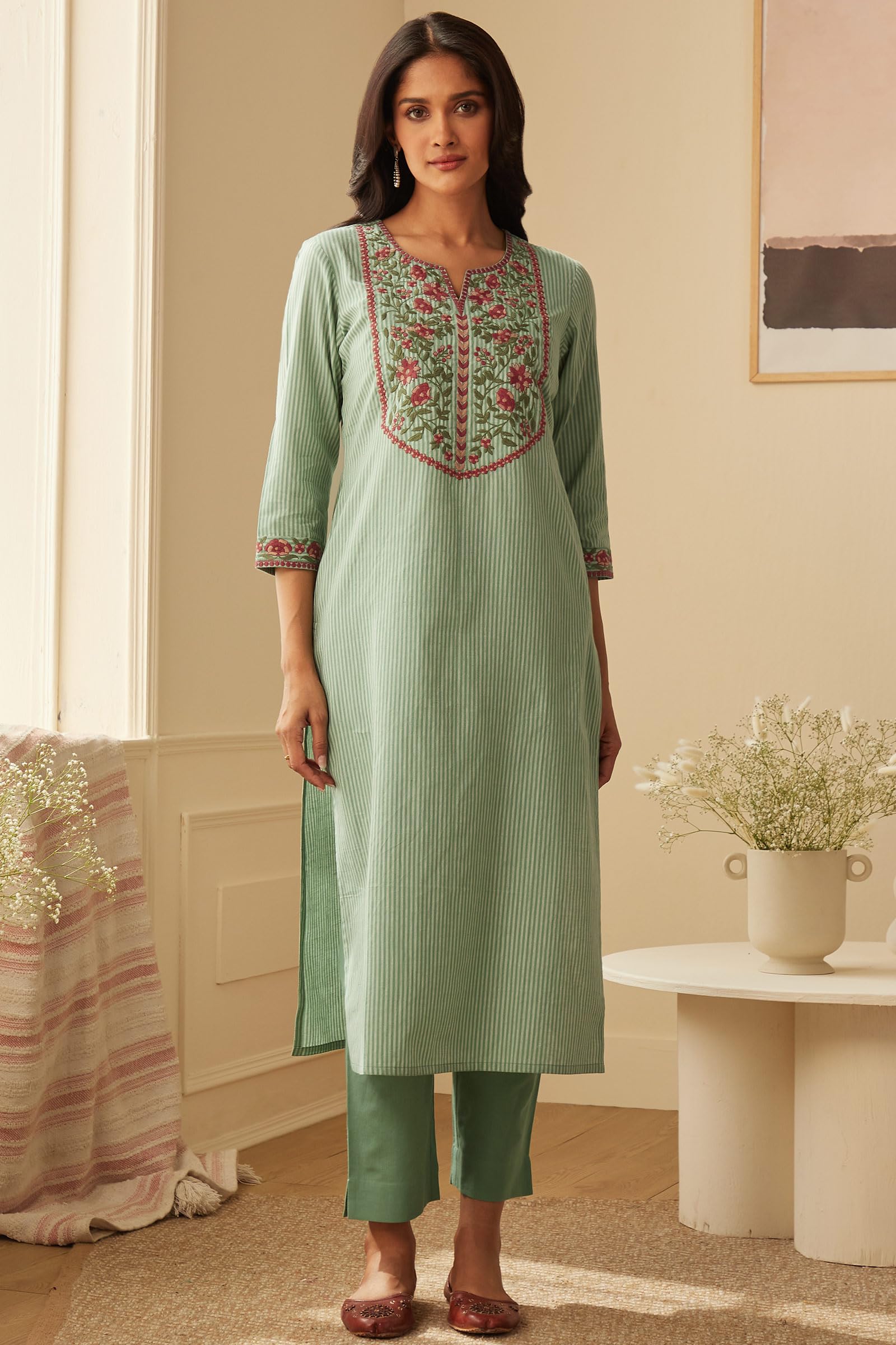 GoSriKi Women's Green Embroidered Kurta Set - Image 4