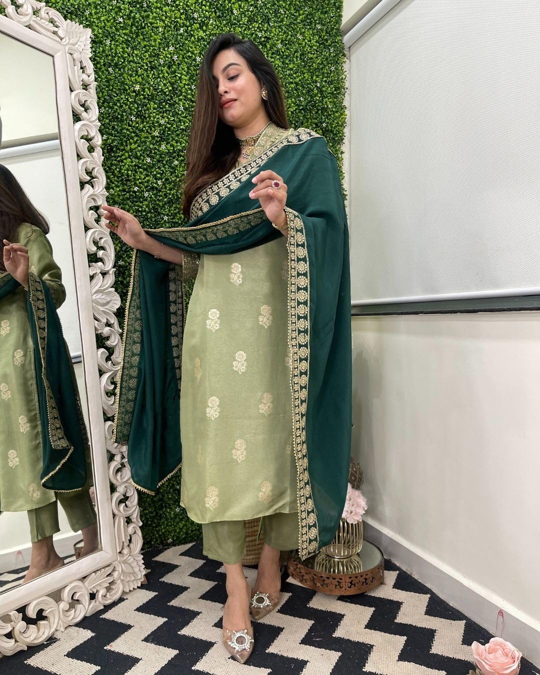 GoSriKi Women's Printed Kurta Set - Pista Green - Image 4