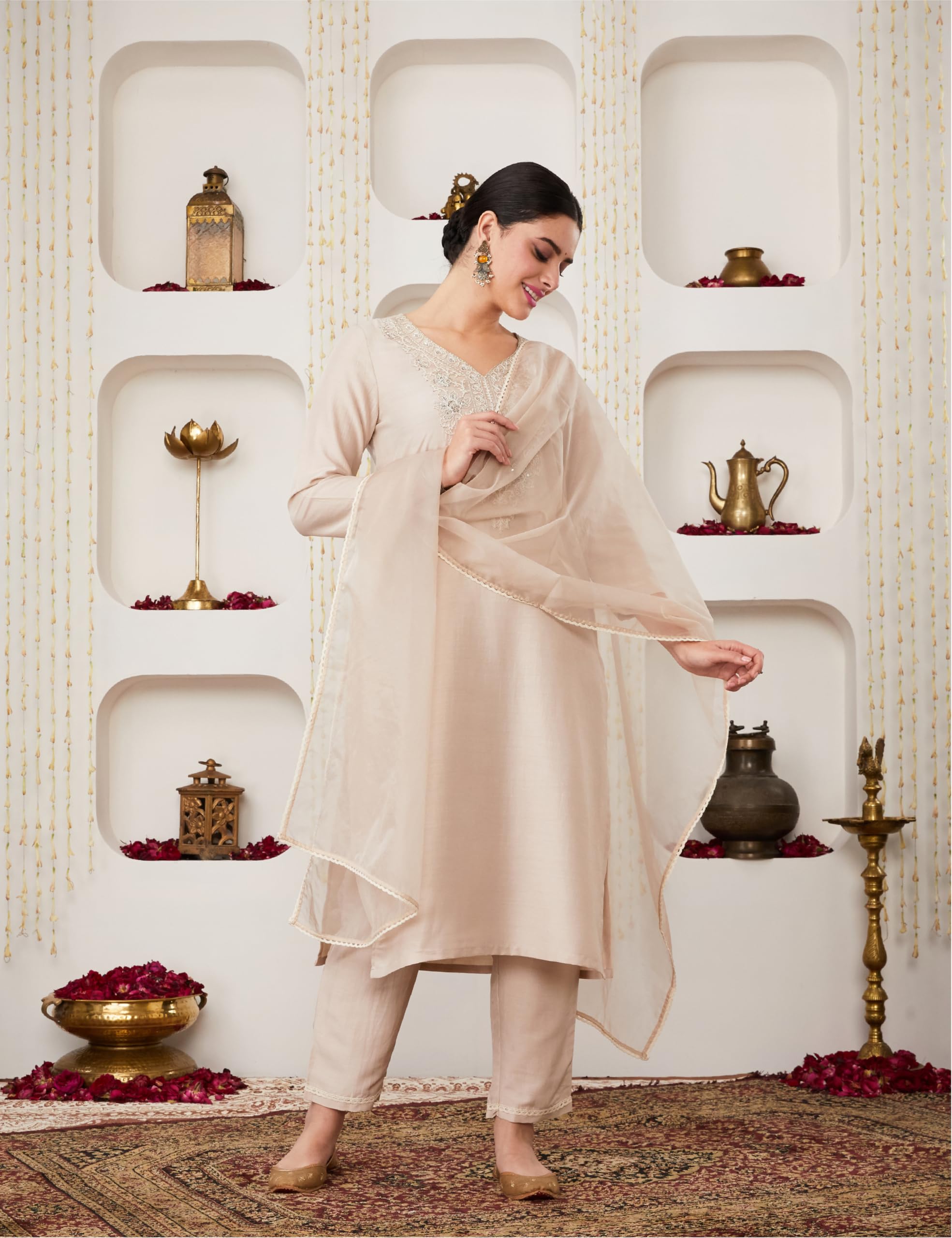 Myx Women's Embroidered Kurta Pant Set with Dupatta - Image 5