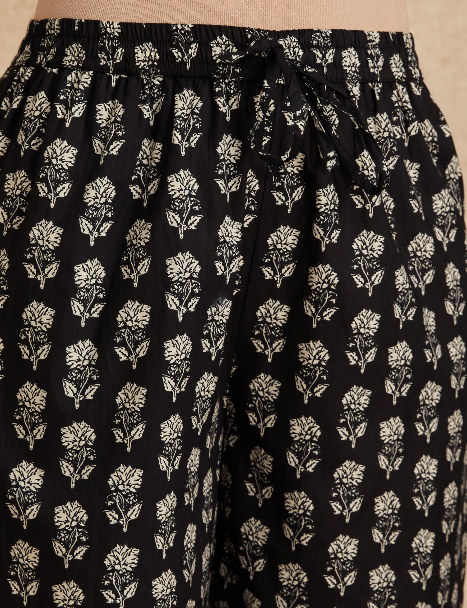 Myx Black Floral Palazzo Trousers for Women - Image 4