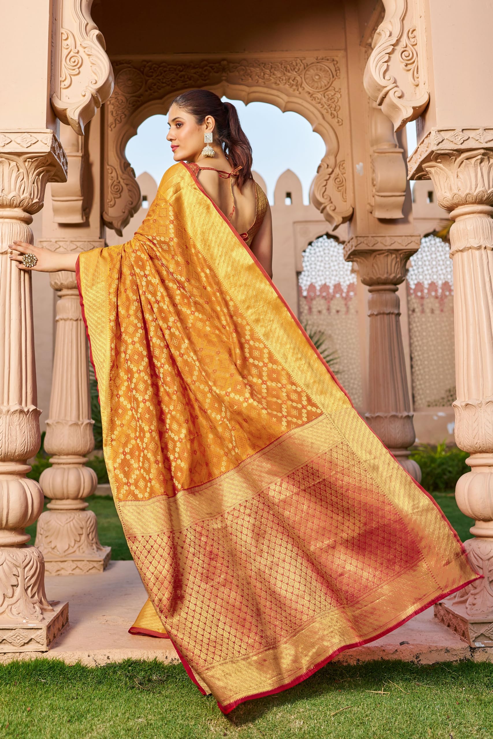 SWORNOF Patola Silk Saree for Women - Image 4