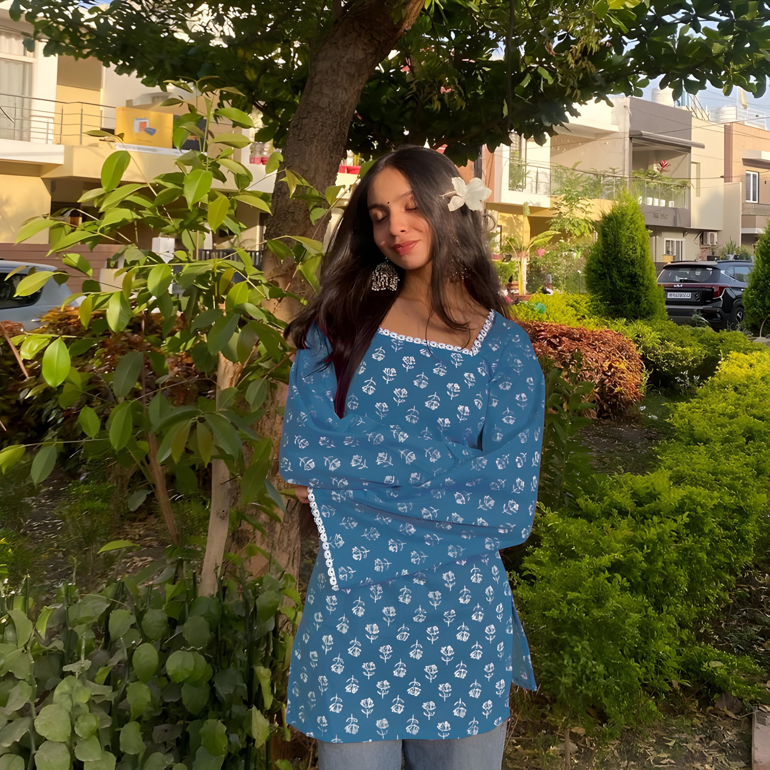 VIHARA Women's Short Kurti with Pakistani Sleeves - Image 4