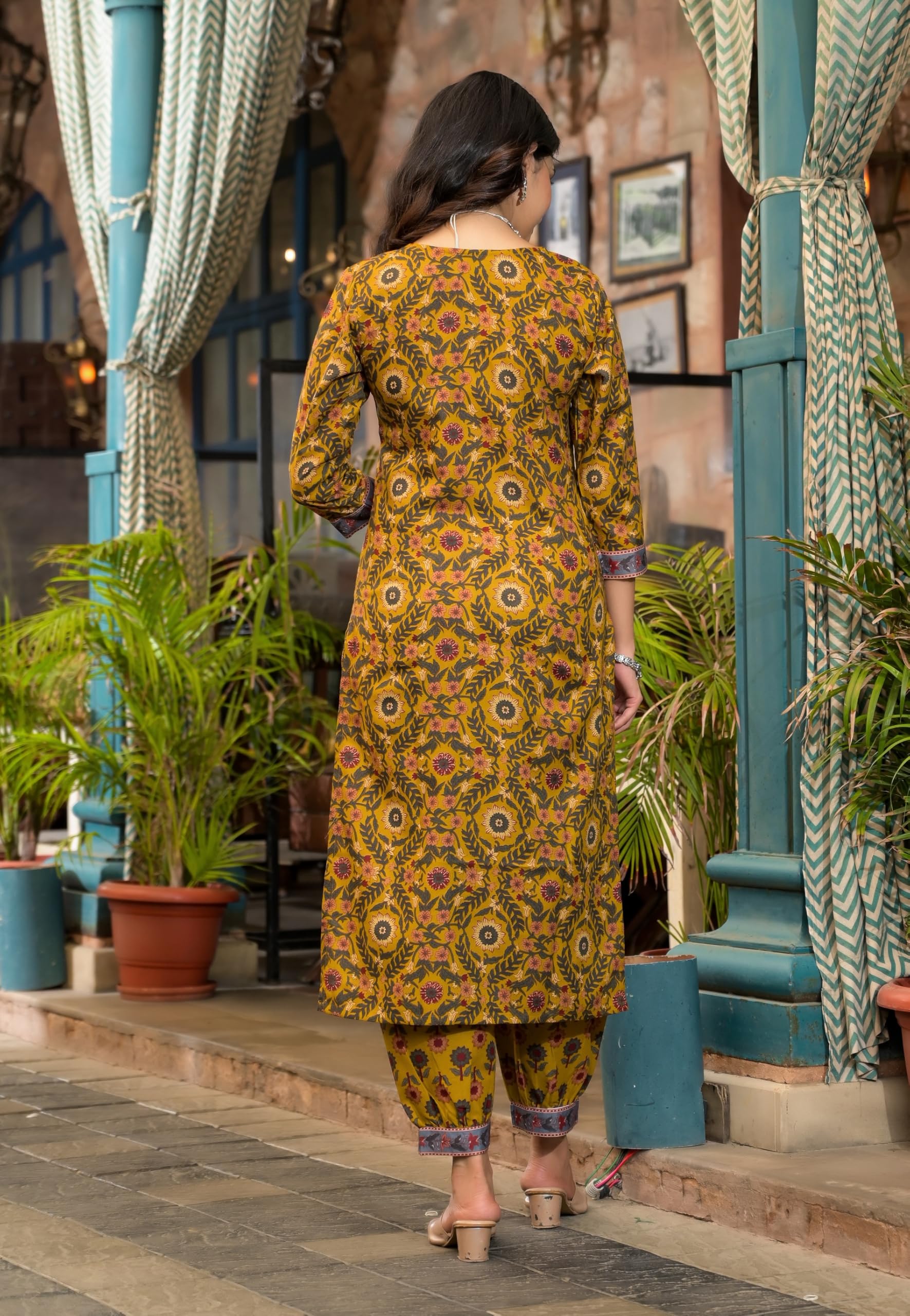 KLOSIA Yellow Floral Kurta Pant Set with Dupatta - Image 4