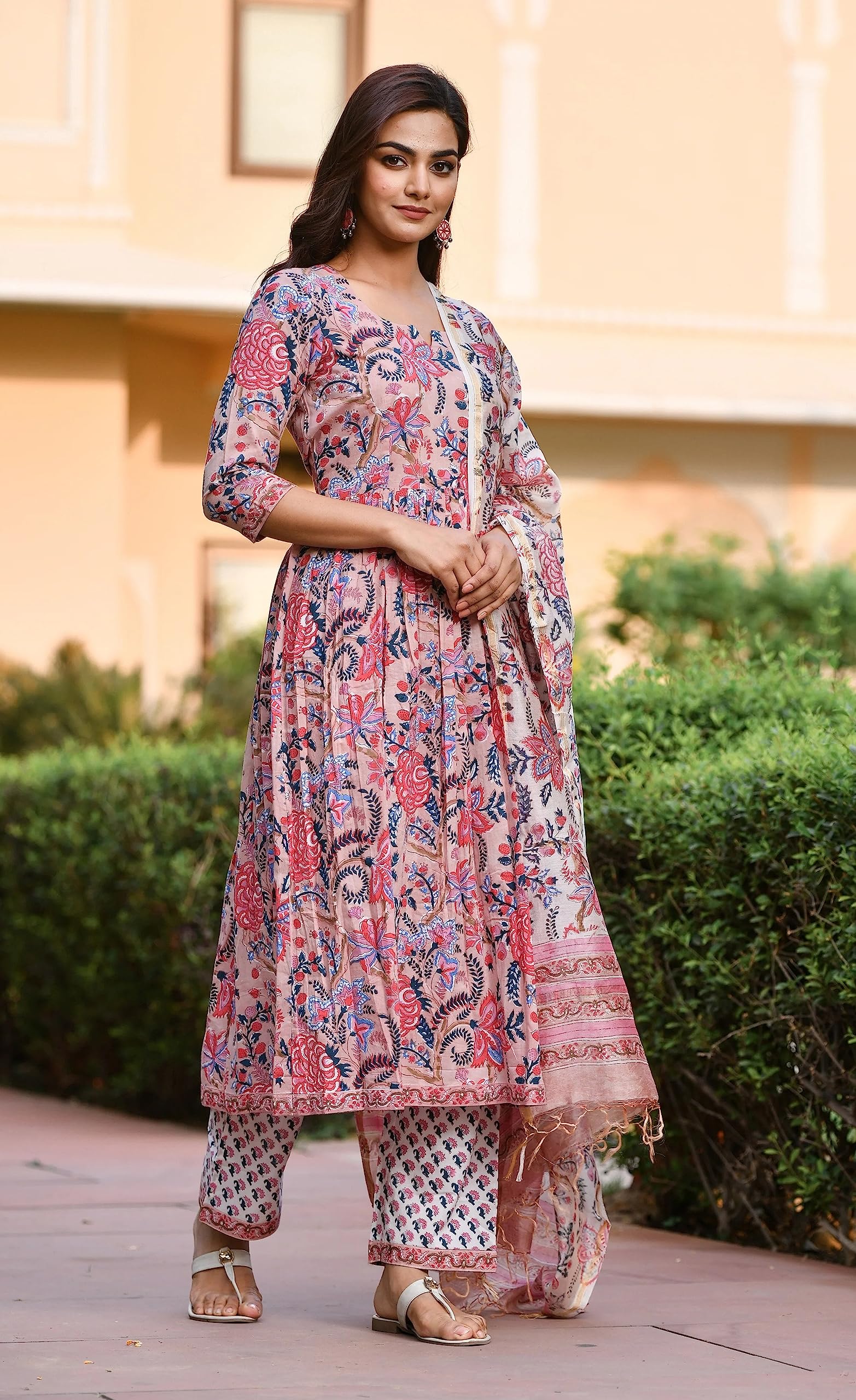 KLOSIA Women Floral Printed Kurta Set - Pink - Image 2