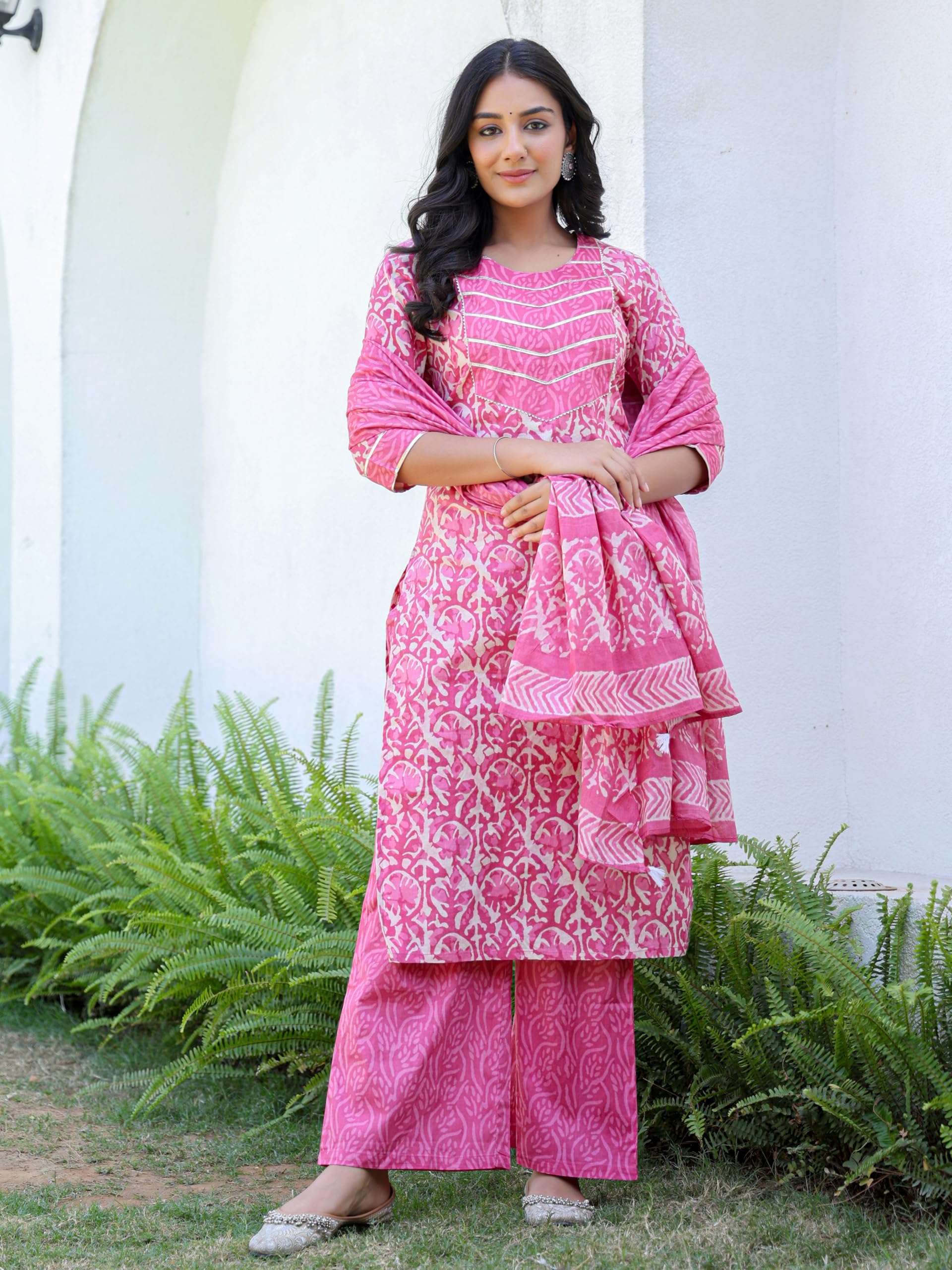 Amayra Women's Cotton Printed Kurta Set - Image 4