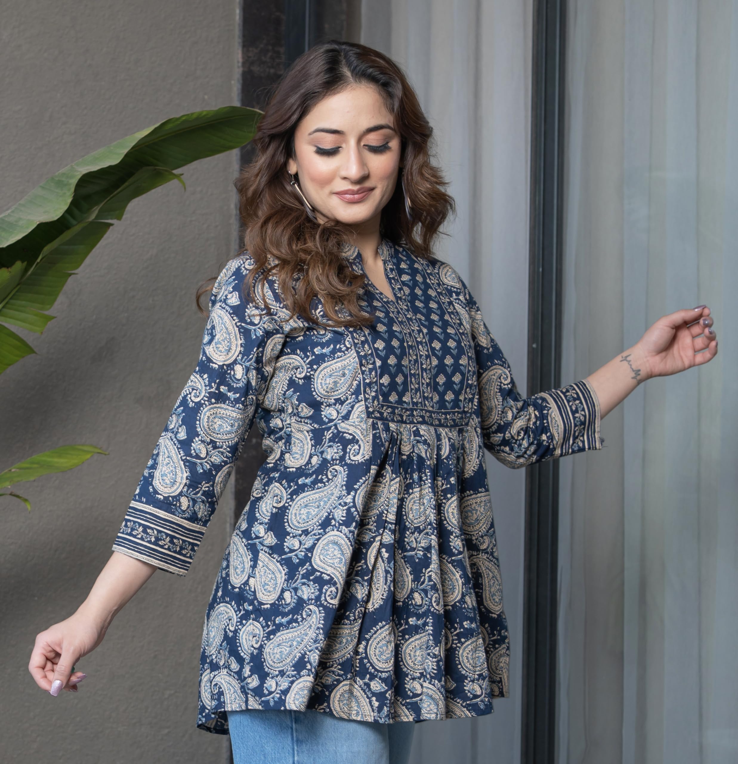 Arayna Women's Cotton Paisley Printed Tunic Top - Image 3