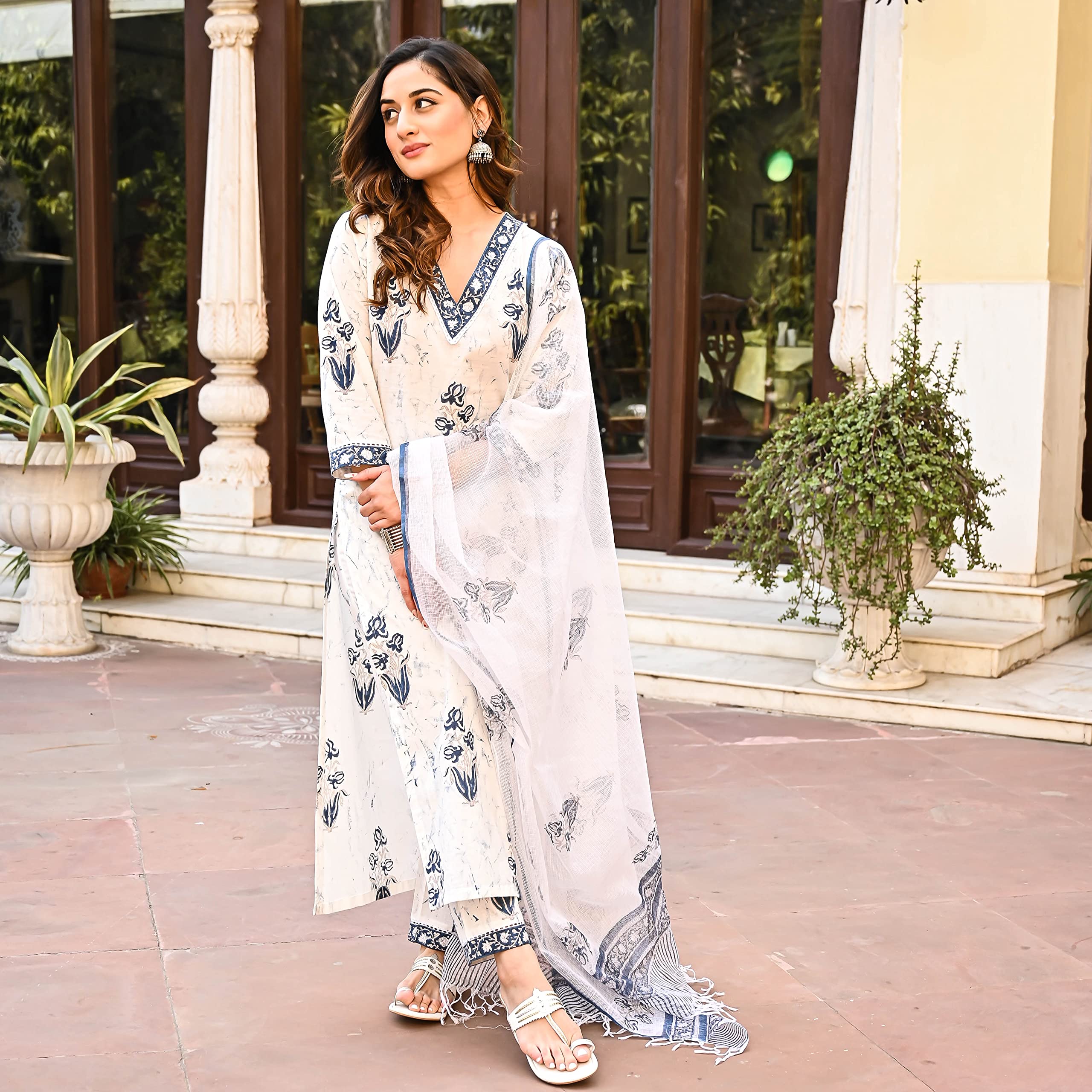 Arayna White Floral Cotton Kurti for Women - Image 3