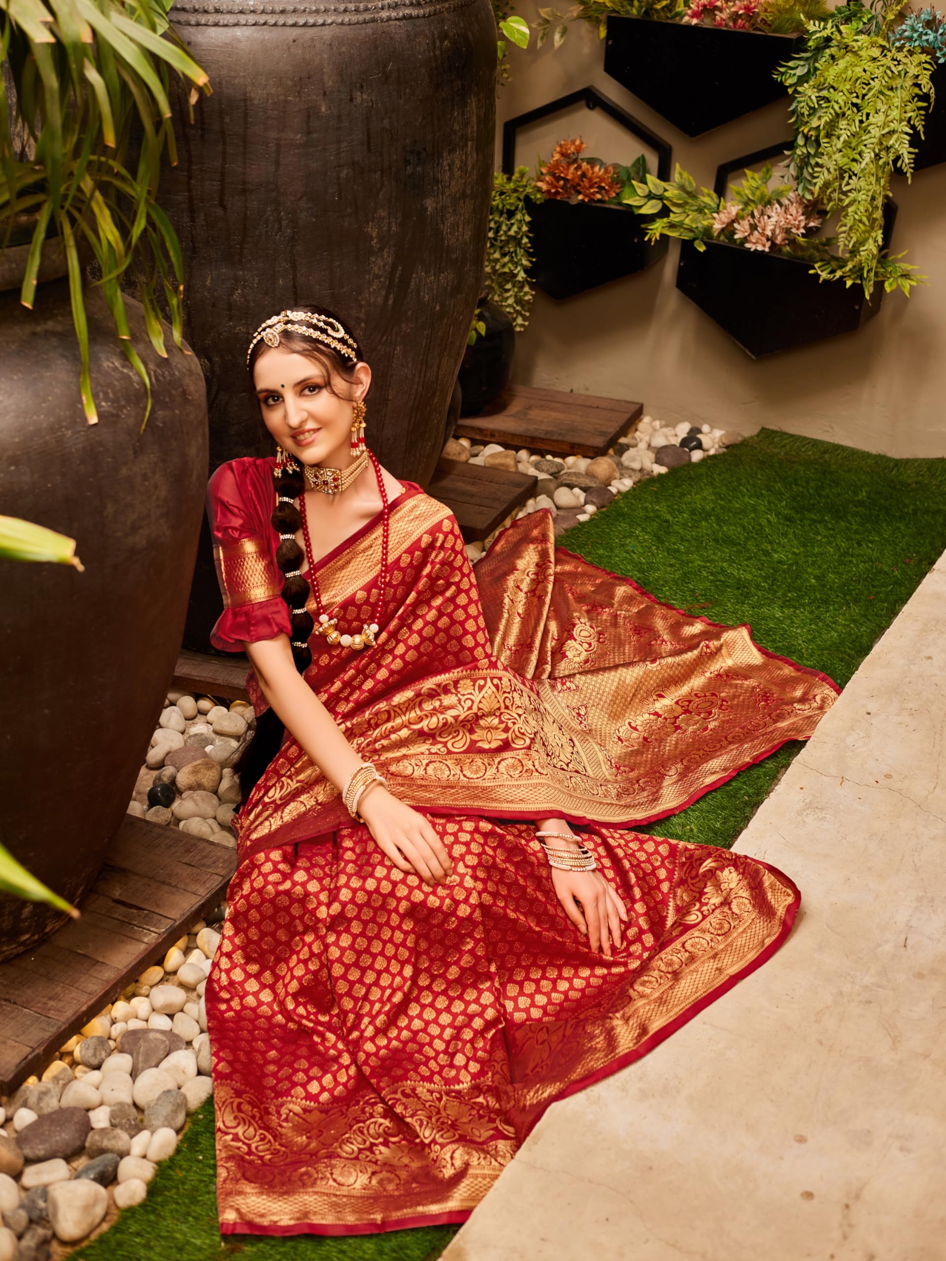 EthnicJunction Women Silk Blend Banarasi Saree - Red - Image 3