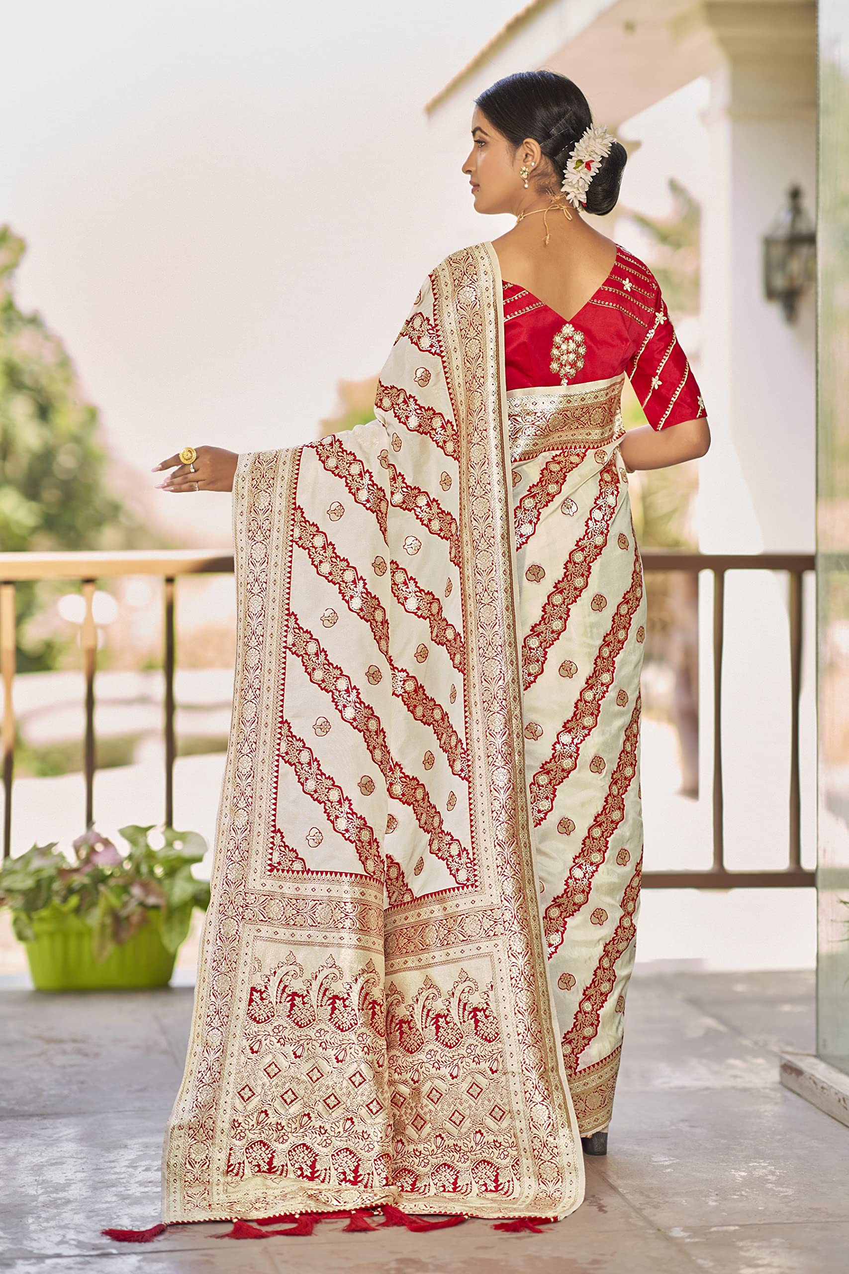 MANOHARI Banarasi Silk Saree for Women - Beige - Image 3